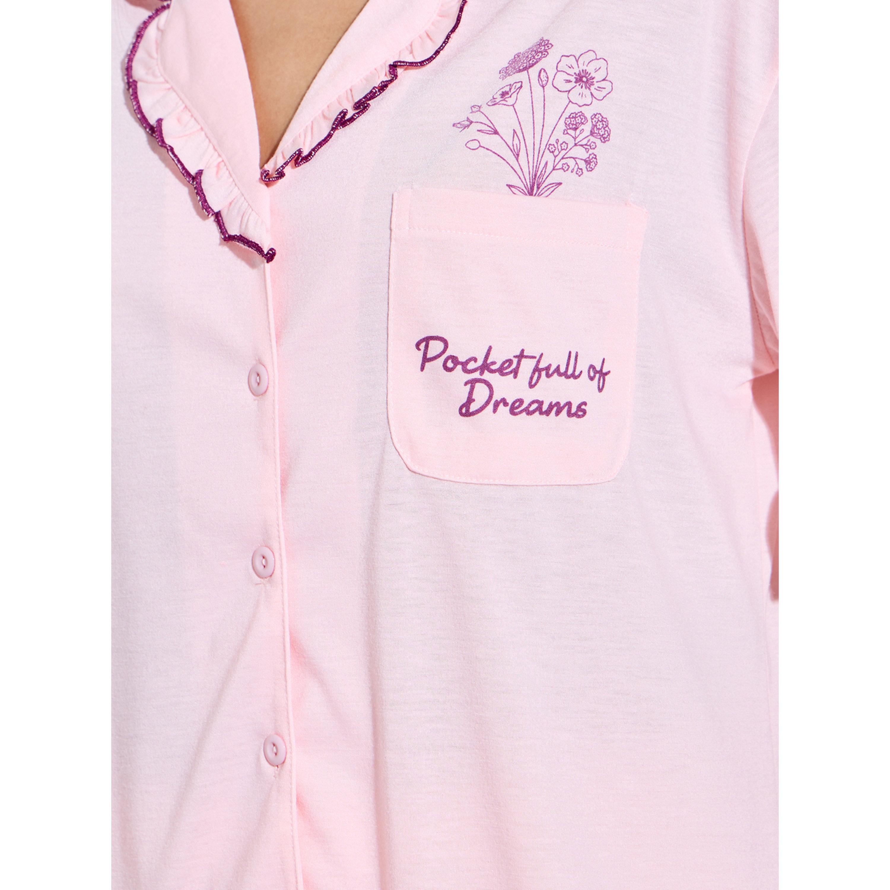 طقم بيجاما من بنطال بأرجل واسعة وبلوزة بتفاصيل مكشكشة وطبعة لون وردي-women-clothing-nightwear-pyjamas-longsets-image-6
