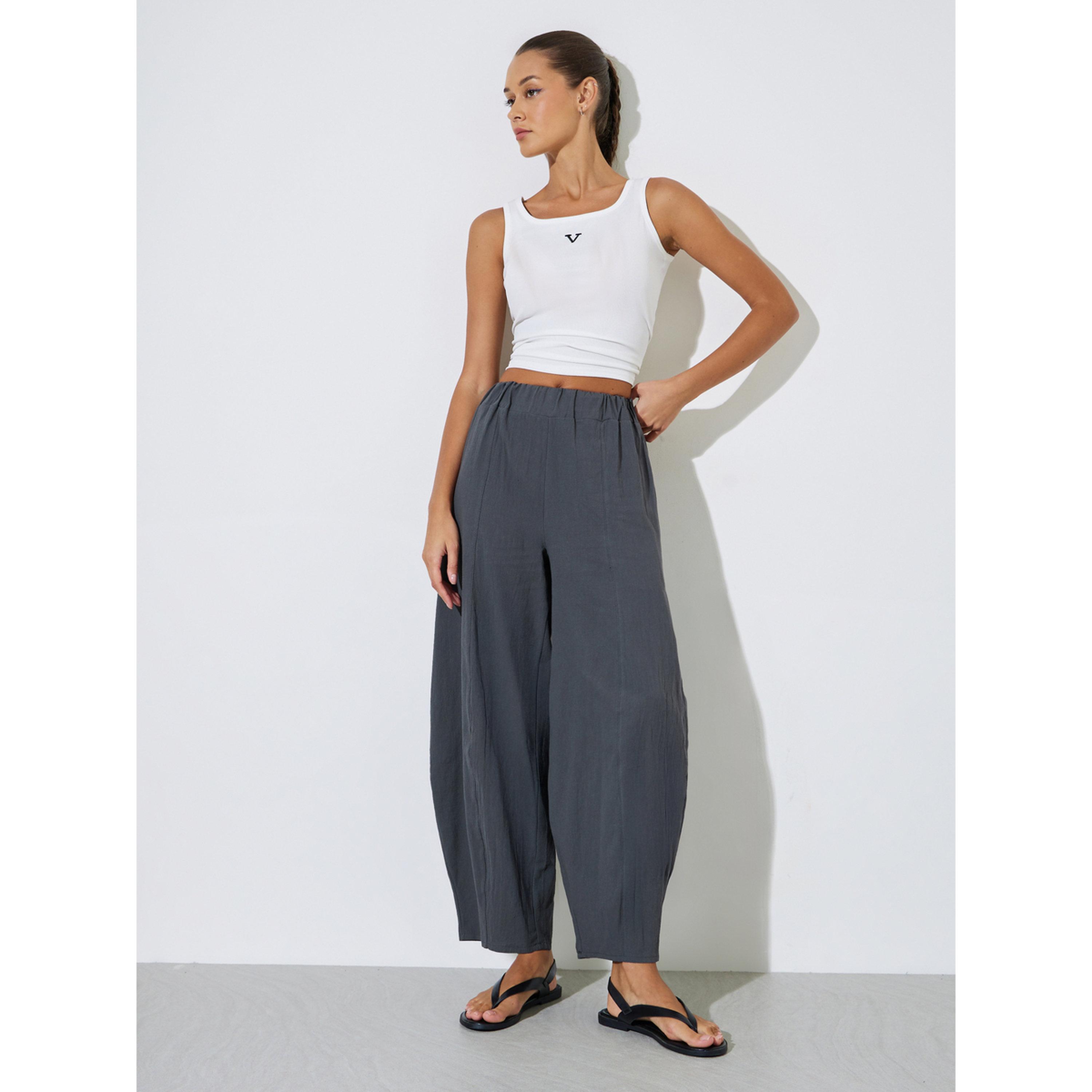 Styli Grey Textured Wide Leg Pleated Tapered Pants-women-clothing-joggers-image-3