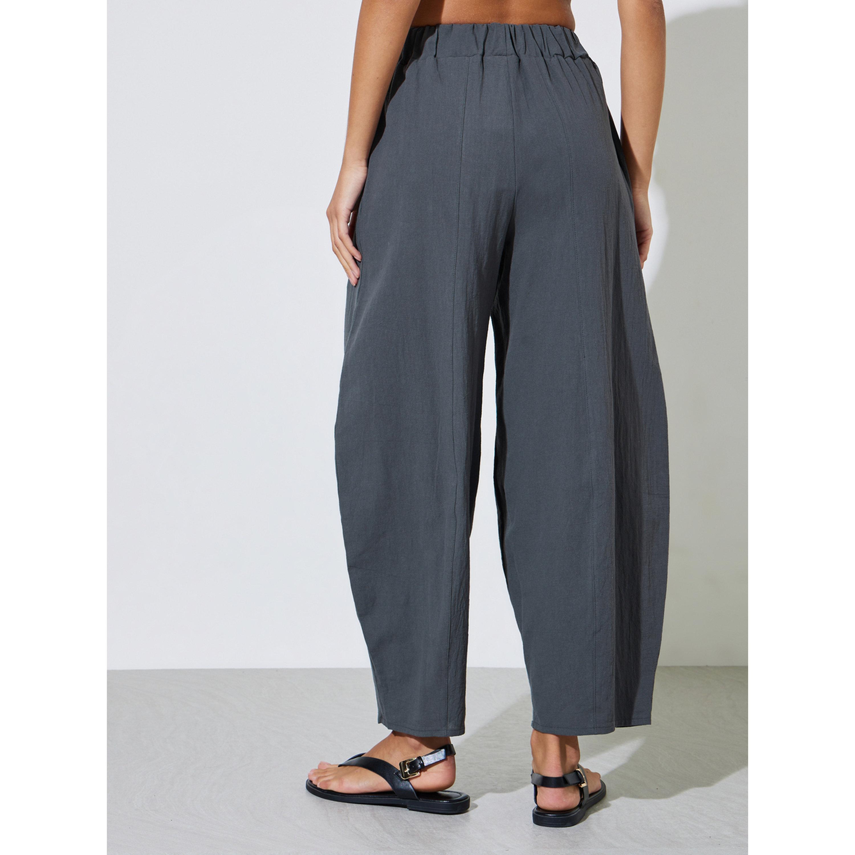Styli Grey Textured Wide Leg Pleated Tapered Pants-women-clothing-joggers-image-4