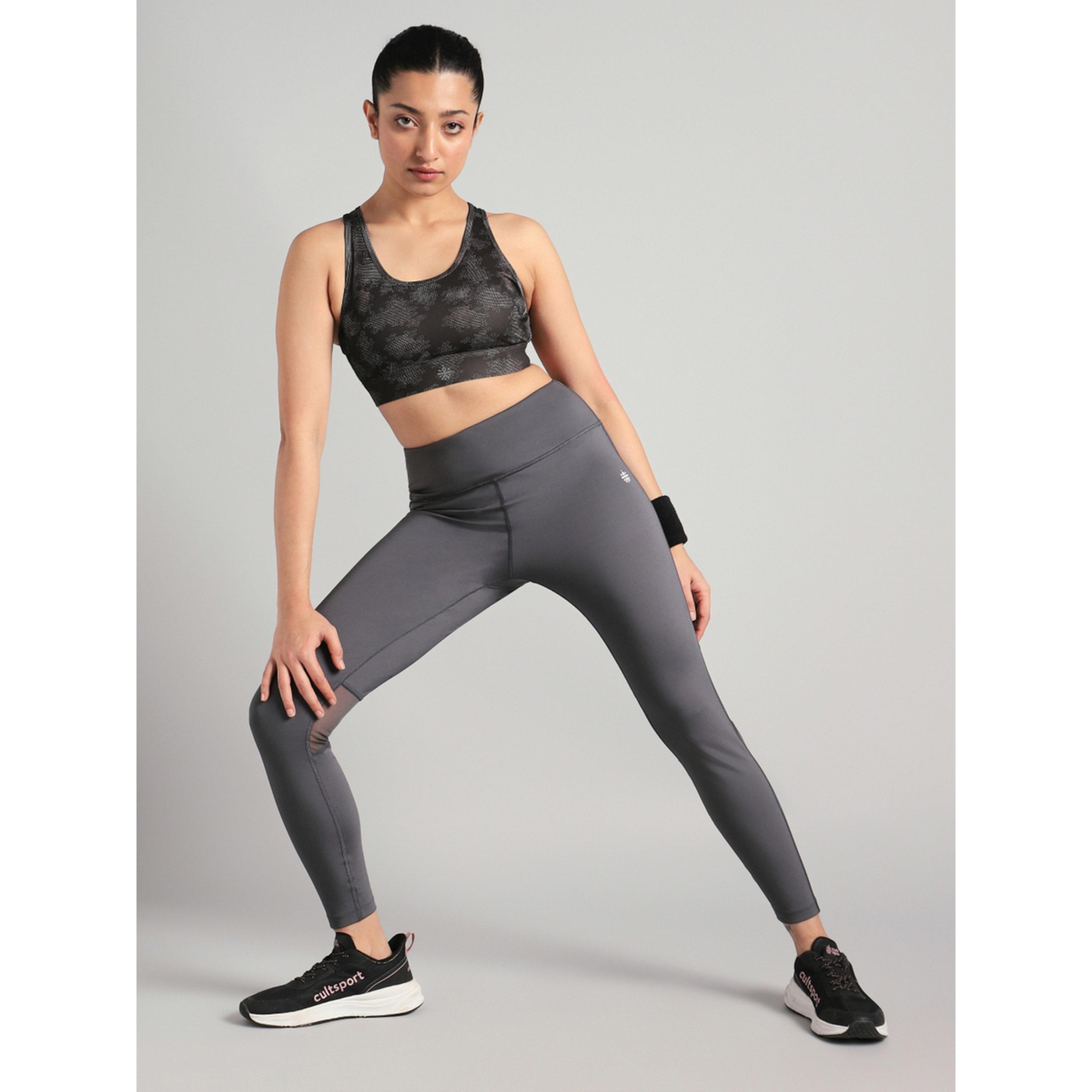 صدرية رياضية سوداء بطبعة تمويه مدني ودعم عالي للجري-women-clothing-sportswearandactivewear-sportsbras-image-2