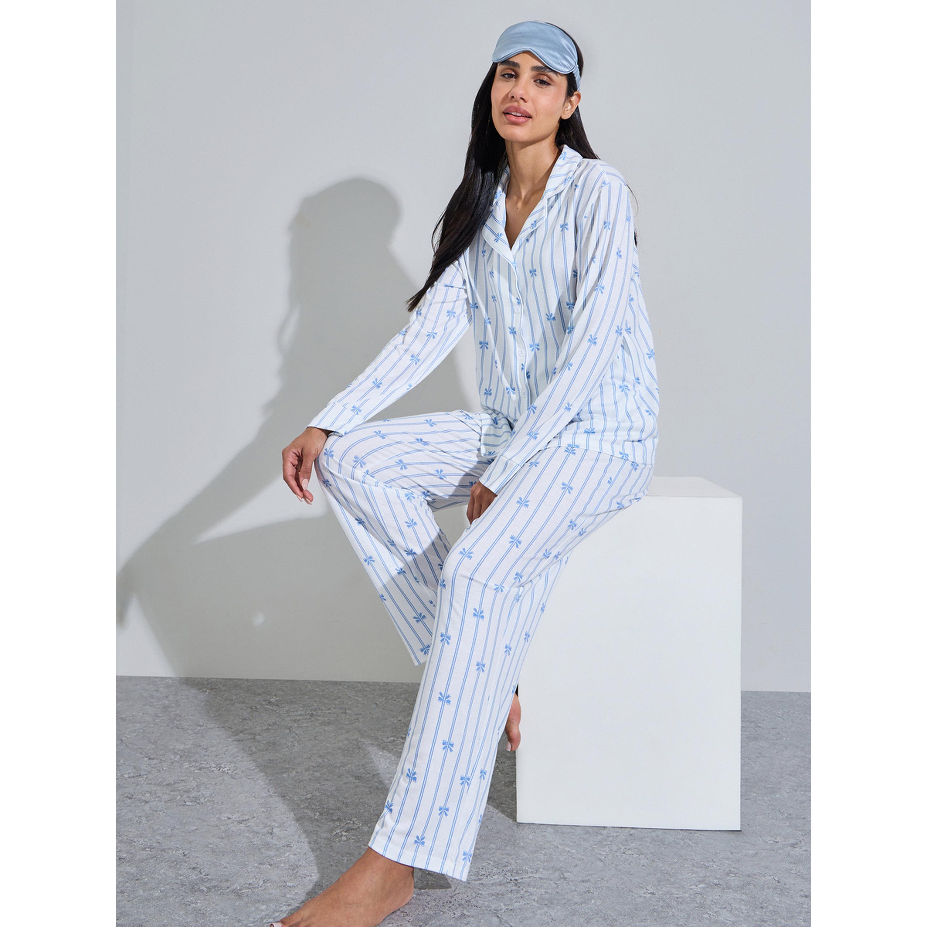 طقم بيجاما من بنطال مستقيم وبلوزة مخططة بطبعة فيونكة باللون الأزرق-women-clothing-nightwear-pyjamas-longsets-image-4