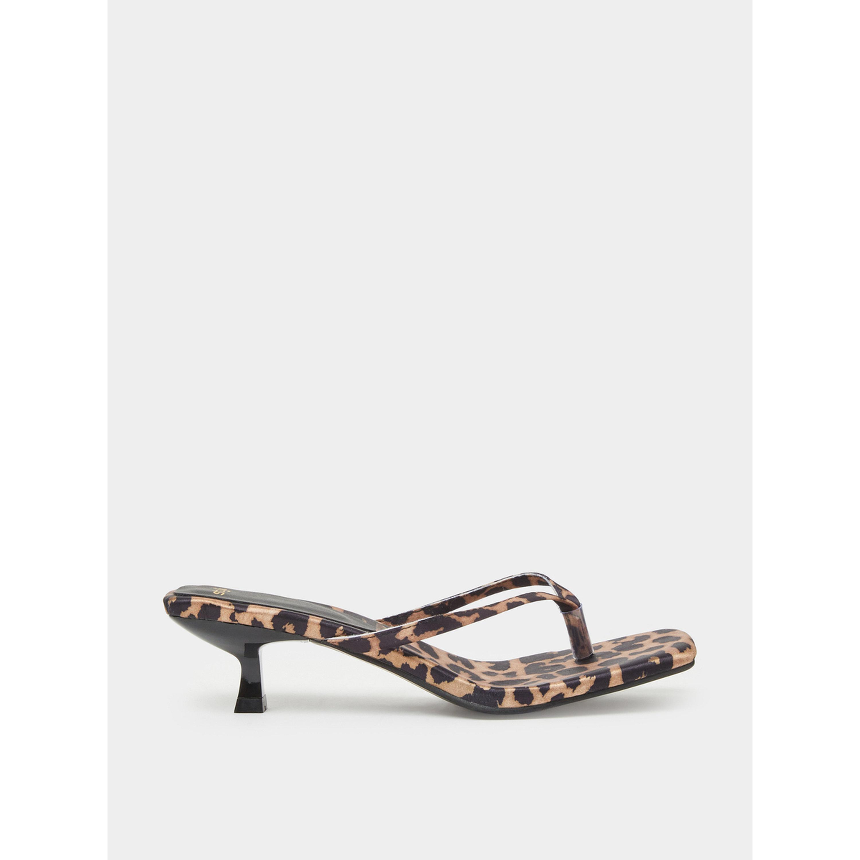 صندل ثونغ بكعب صغير وطبعة نمر-women-shoes-sandals-heeled-image-3