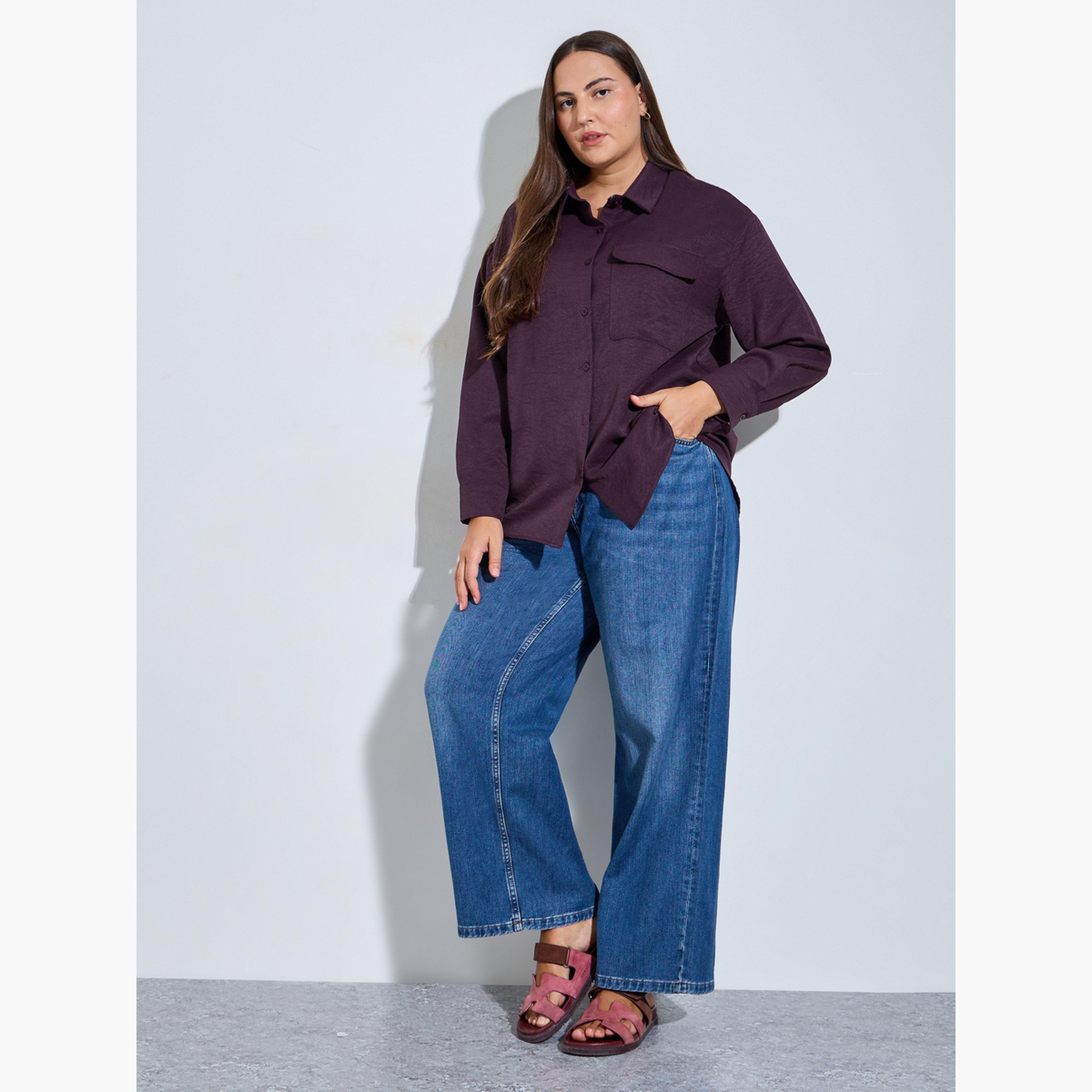 بلوزة بمقاس كبير وتفاصيل جيب بملمس بارز-women-clothing-shirtsandblouses-shirts-image-2