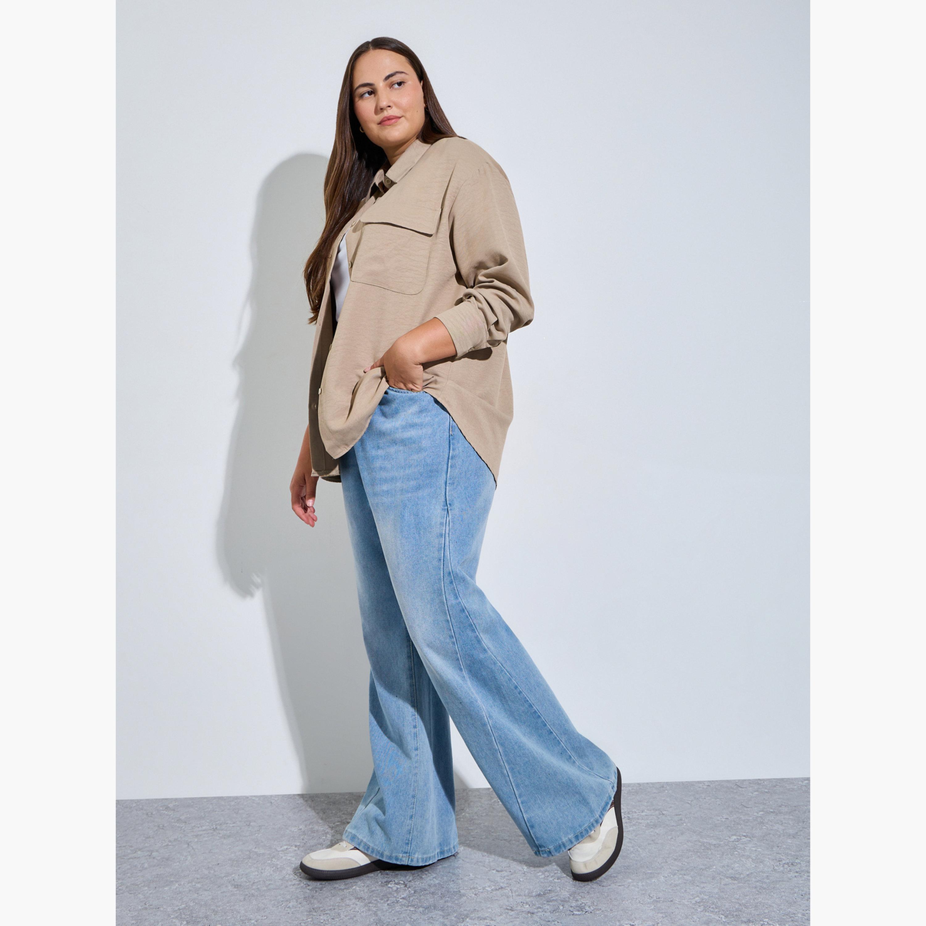بلوزة بمقاس كبير وتفاصيل جيب بملمس بارز-women-clothing-shirtsandblouses-shirts-image-2