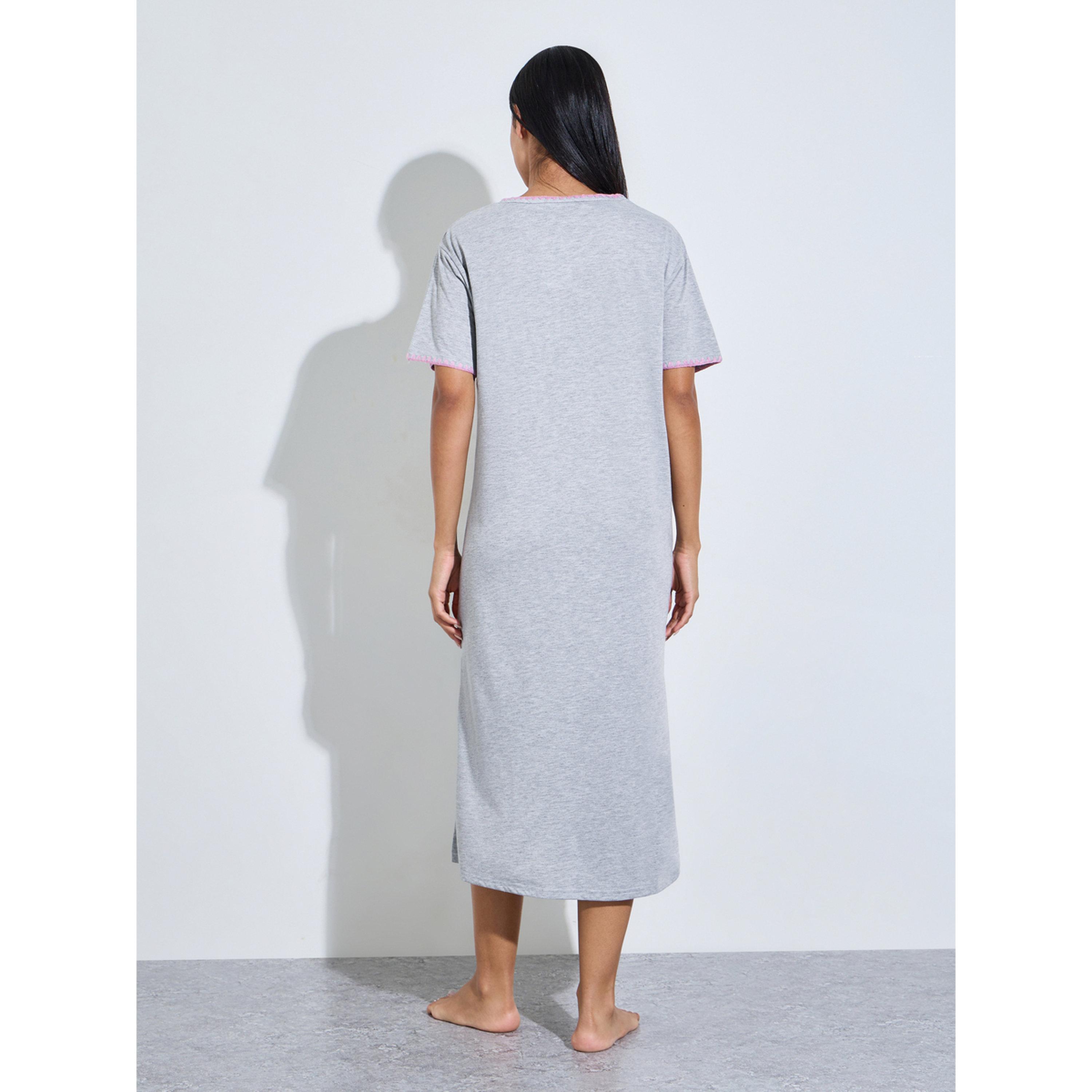 قميص نوم تيشيرت سادة بأكمام قصيرة وتطريز باللون الوردي باللون الرمادي-women-clothing-nightwear-nighties-image-5