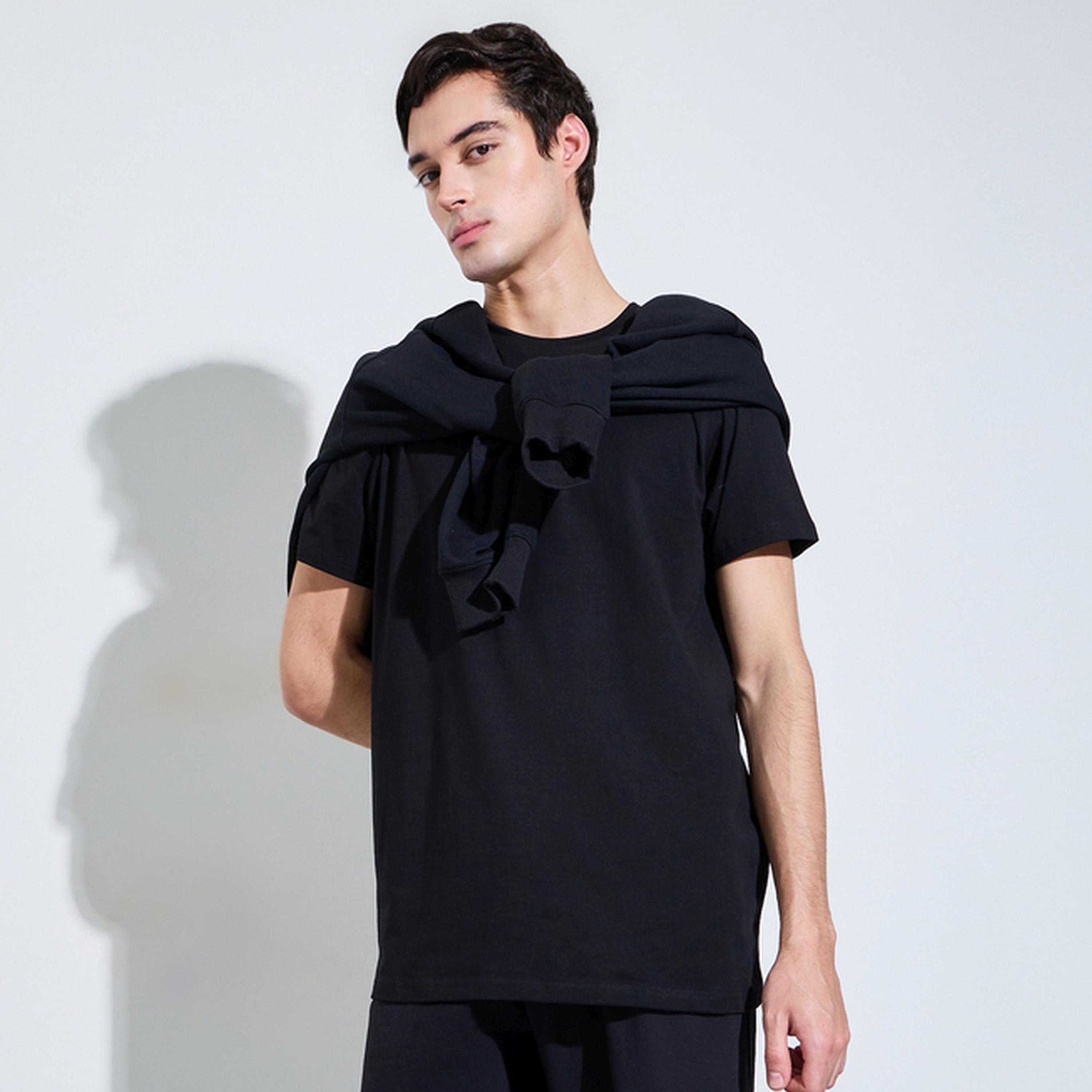 تيشيرت بياقة دائرية وقصة منتظمة للرجال-men-clothing-tshirtsandpolos-tshirts-image-1