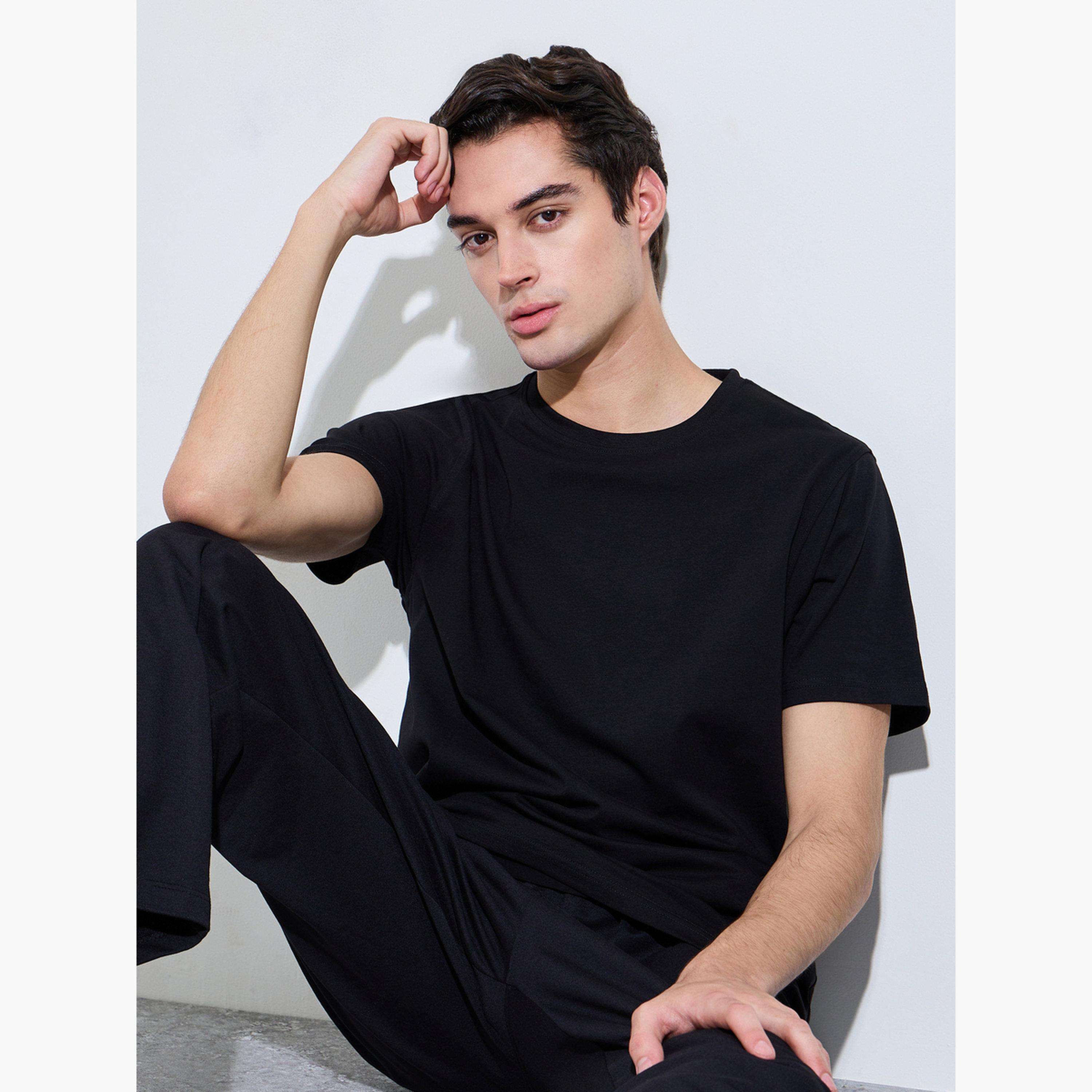 تيشيرت بياقة دائرية وقصة منتظمة للرجال-men-clothing-tshirtsandpolos-tshirts-image-3