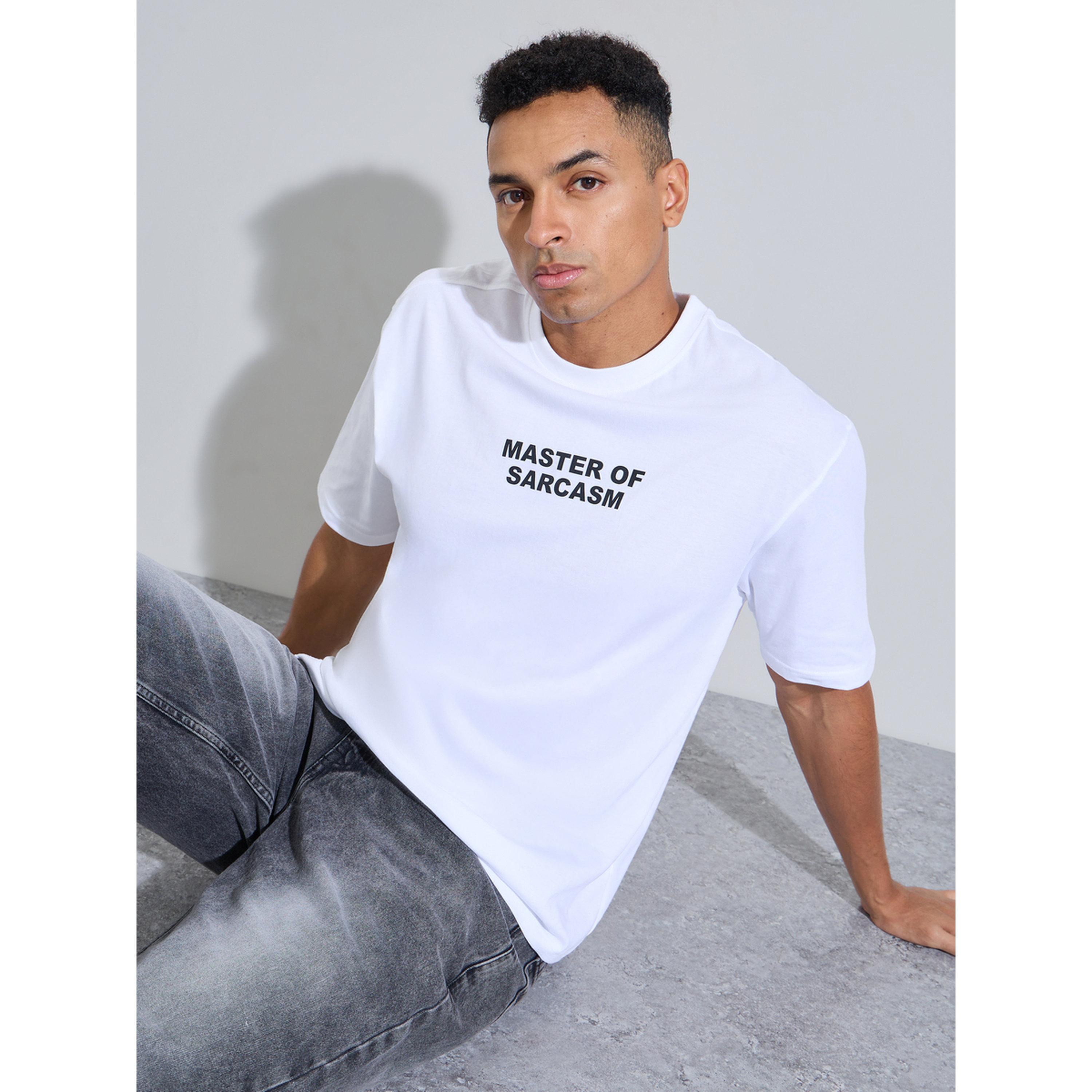 تيشيرت واسع بأكمام قصيرة وطبعة شعار باللون الأبيض-men-clothing-tshirtsandpolos-tshirts-image-4