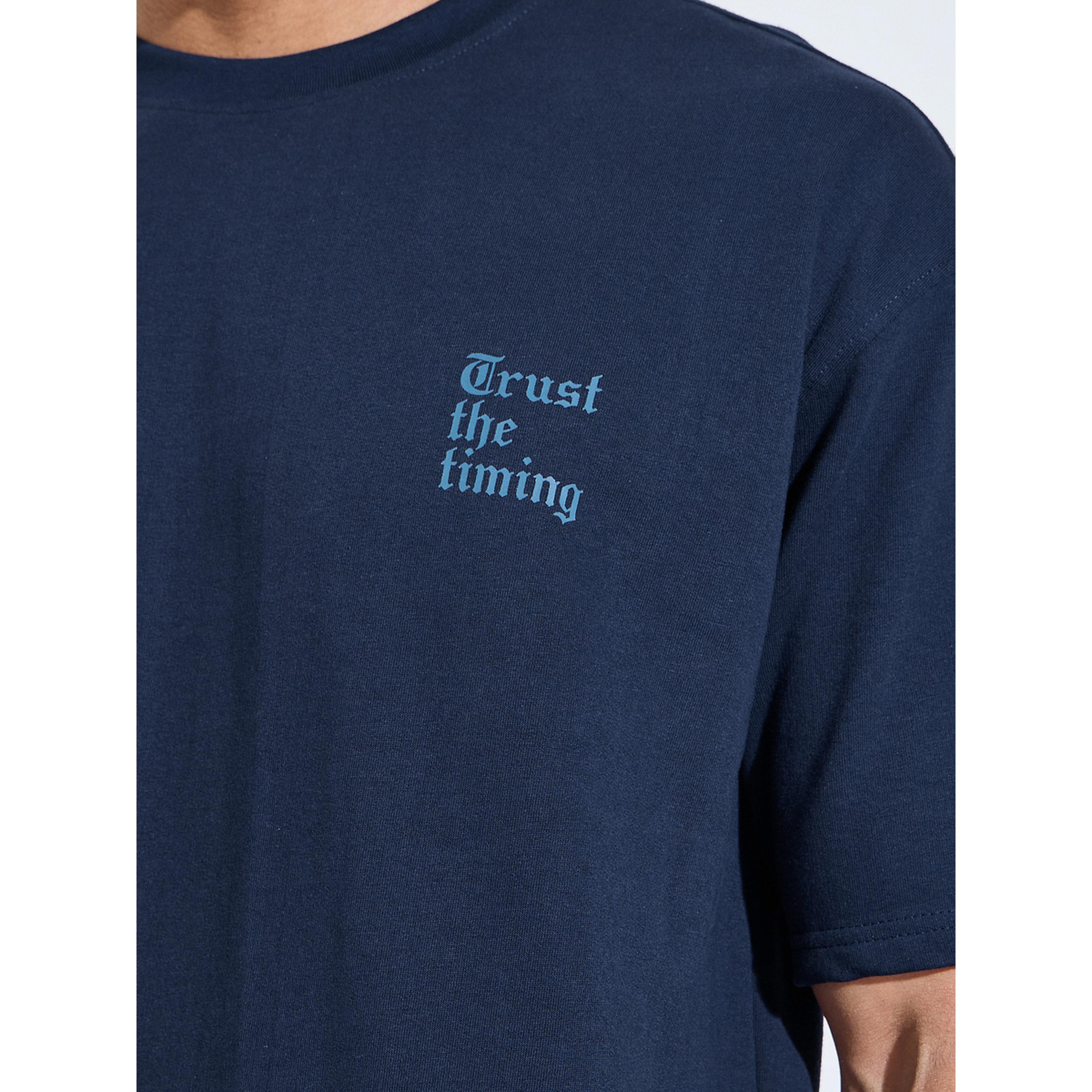 تيشيرت واسع بطبعة جرافيك باللون الكحلي-men-clothing-tshirtsandpolos-tshirts-image-5