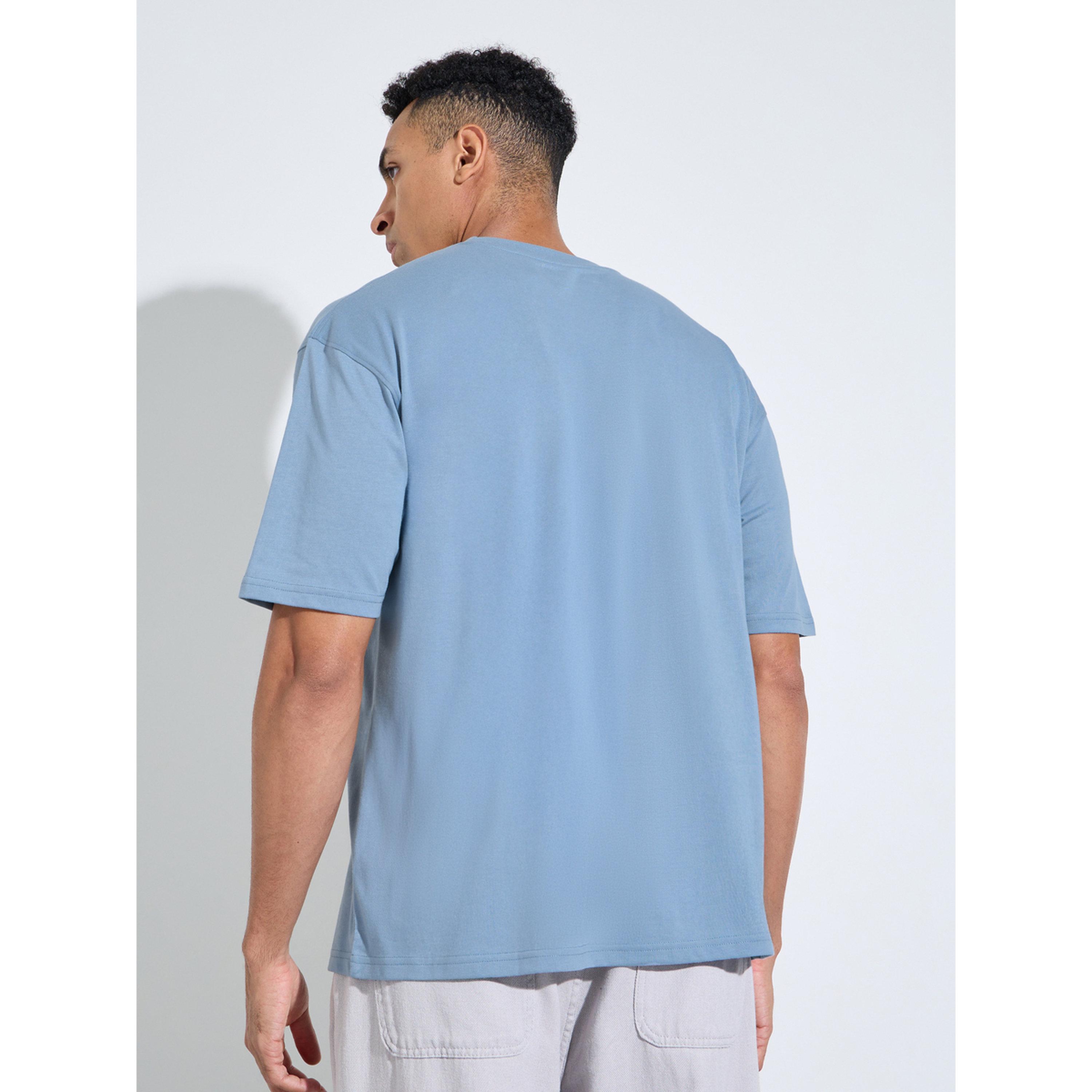 تيشيرت واسع بياقة دائرية وطبعة جرافيك باللون الأزرق-men-clothing-tshirtsandpolos-tshirts-image-3