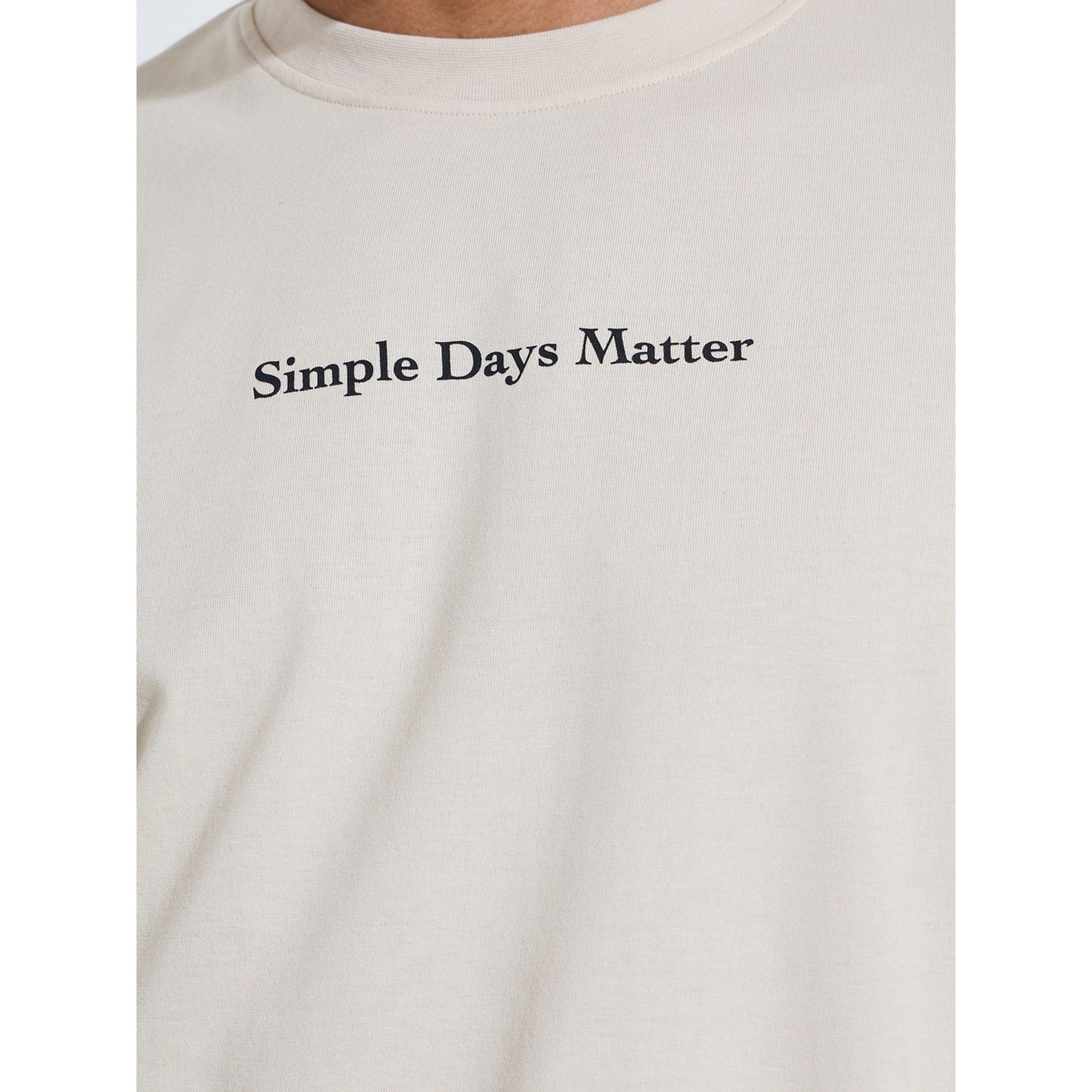 تيشيرت واسع بياقة دائرية وطبعة شعار-men-clothing-tshirtsandpolos-tshirts-image-5