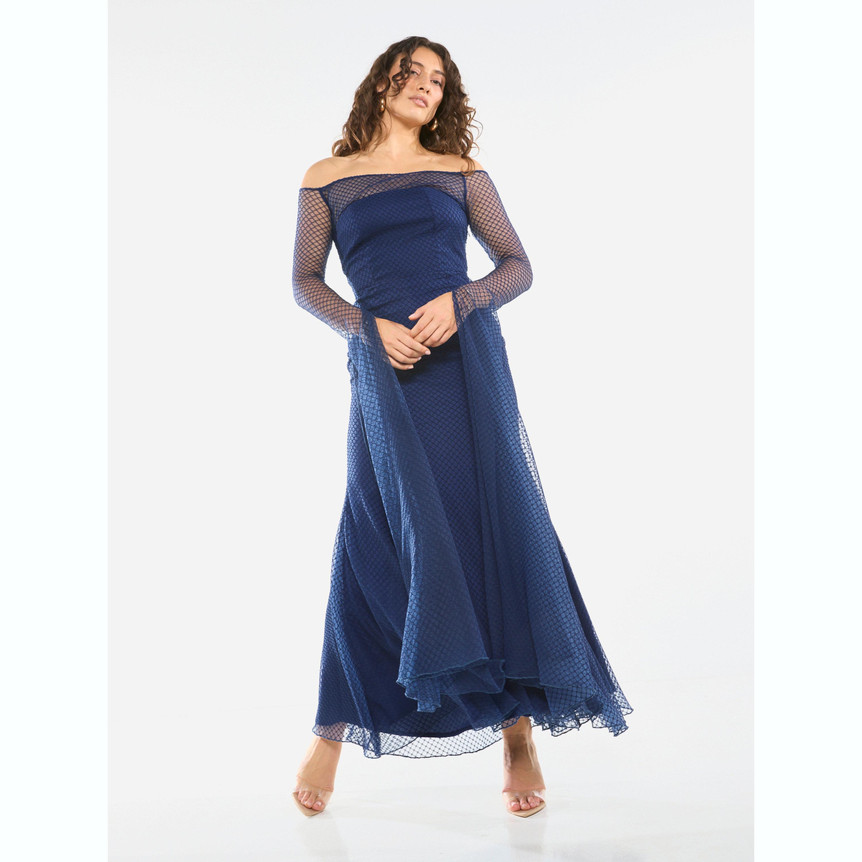 فستان طويل مزين بطبقة شفافة مع أكتاف مكشوفة-women-clothing-dresses-image-1
