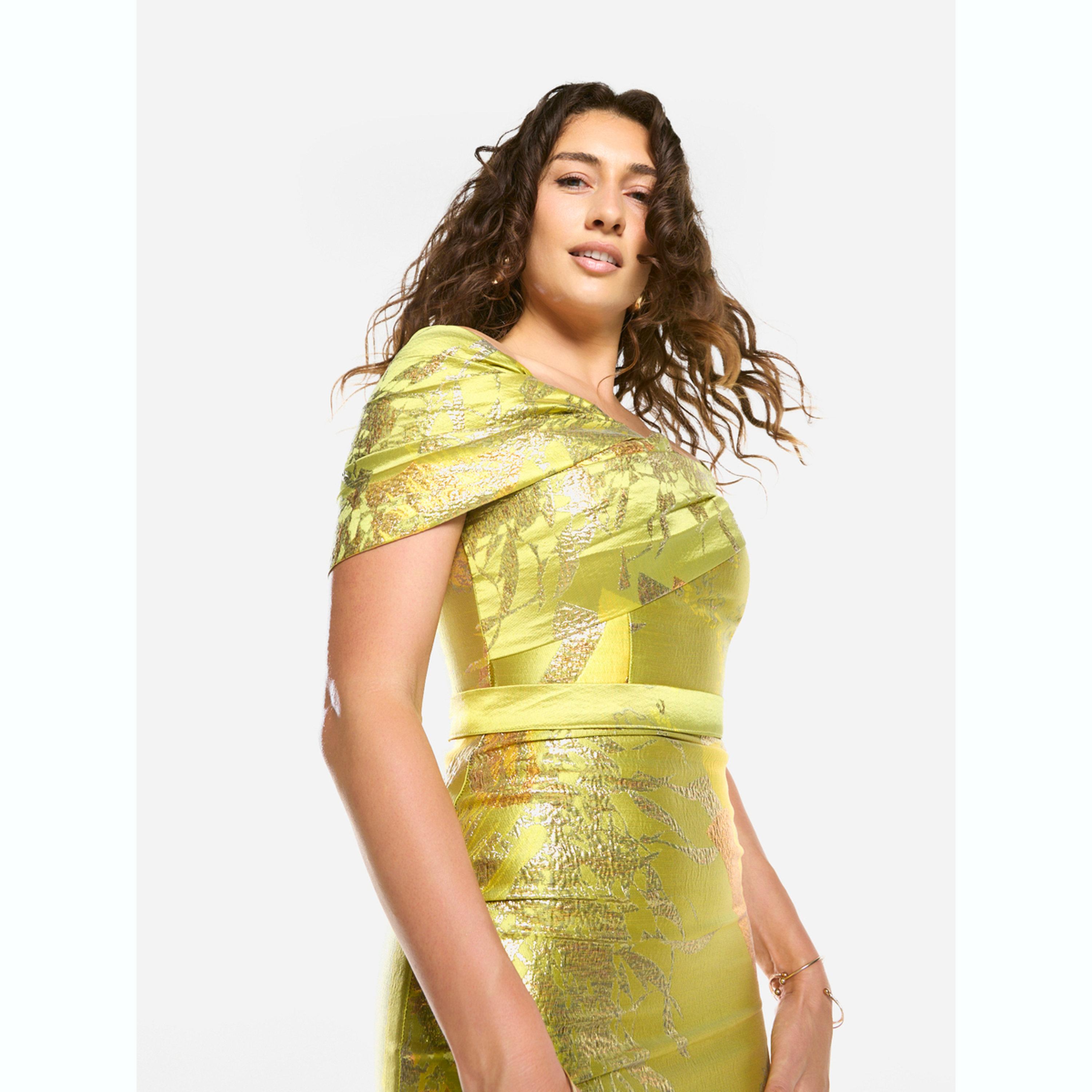 House of Moda X Styli Textured Off-Shoulder Sculpt Midi Dress-women-clothing-dresses-image-5