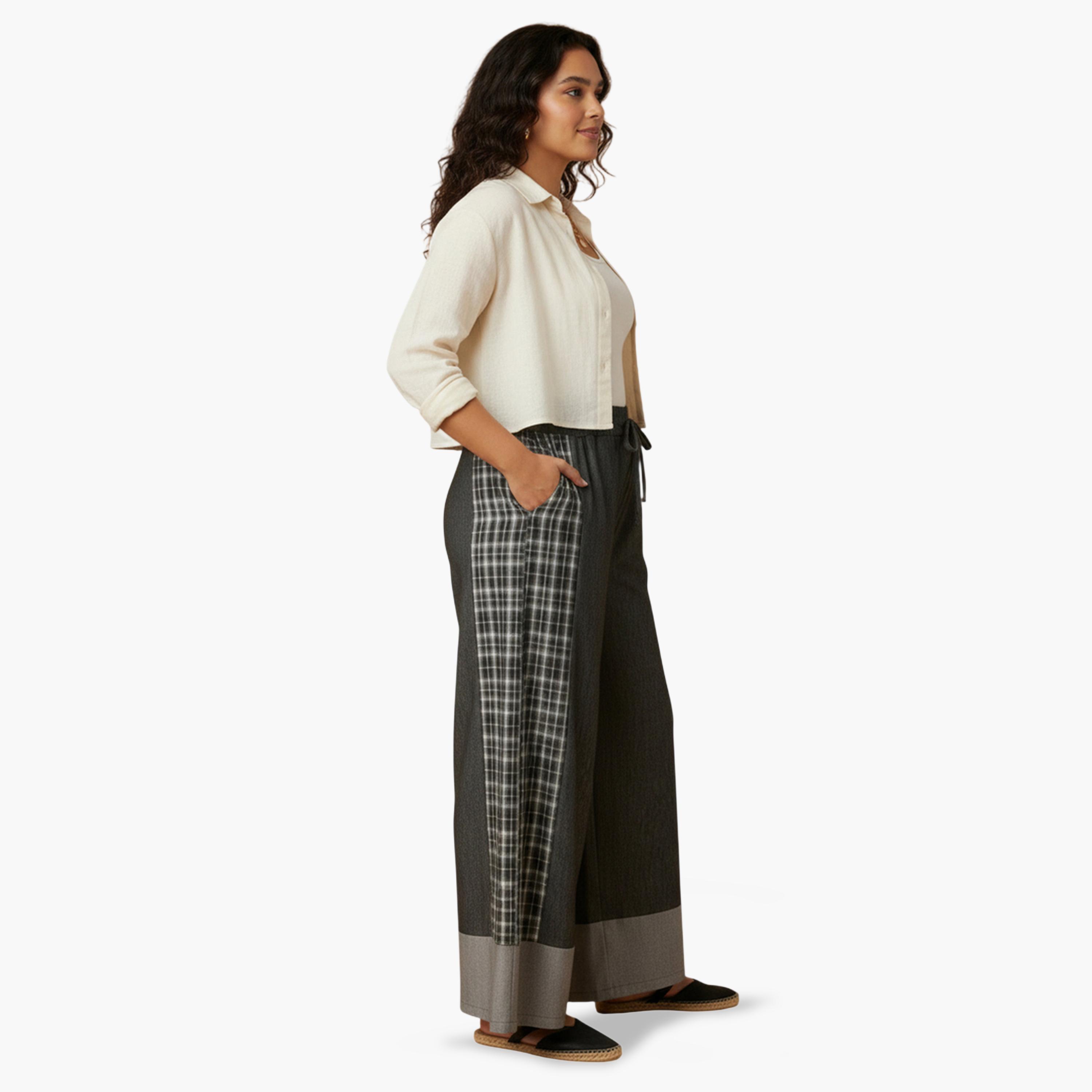بنطال بأرجل واسعة بخصر مطاطي بمقاس كبير باللون الأسود-women-clothing-plussize-joggers-image-4
