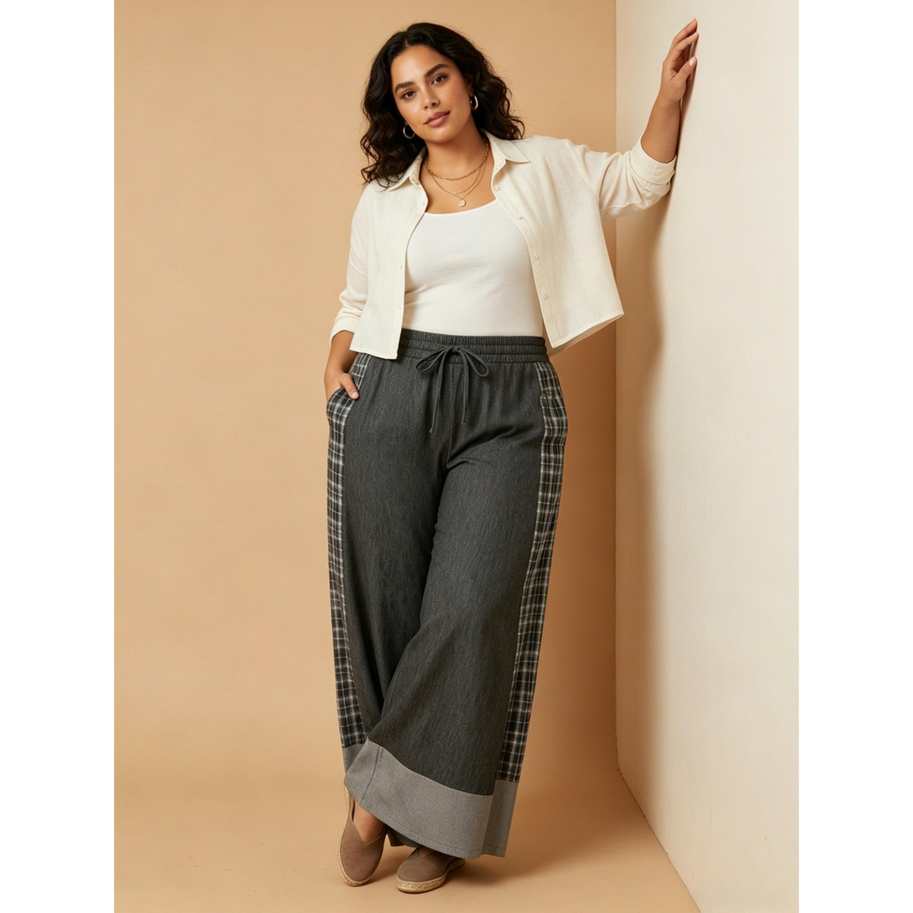 بنطال بأرجل واسعة بخصر مطاطي بمقاس كبير باللون الأسود-women-clothing-plussize-joggers-image-6