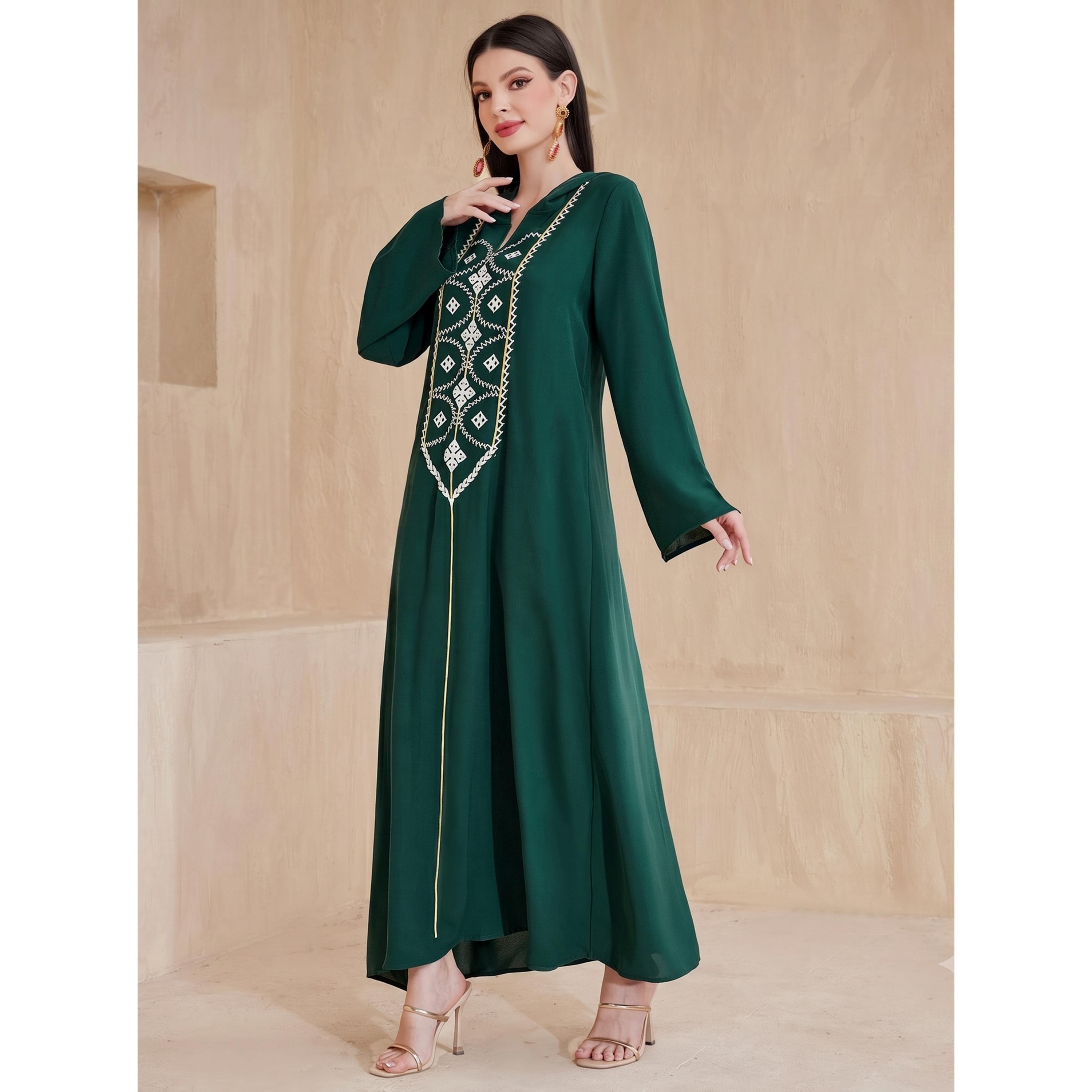 جلابية مطرزة بغطاء للرأس باللون الأخضر الداكن-women-arabicclothing-jalabiyas-image-1