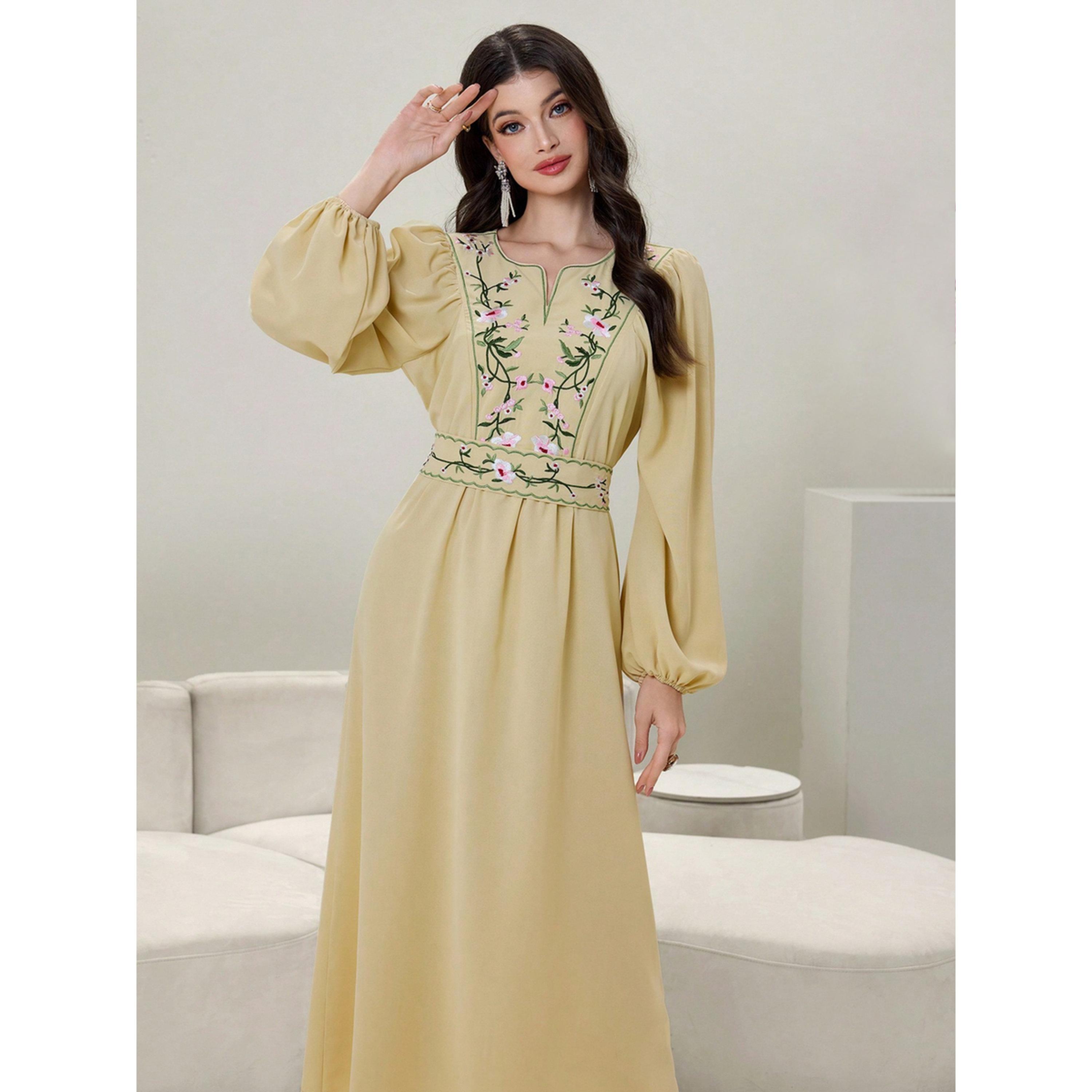 فستان بحافة واسعة وتفاصيل أربطة ومطرز بطبعة زهور-women-clothing-dresses-image-3