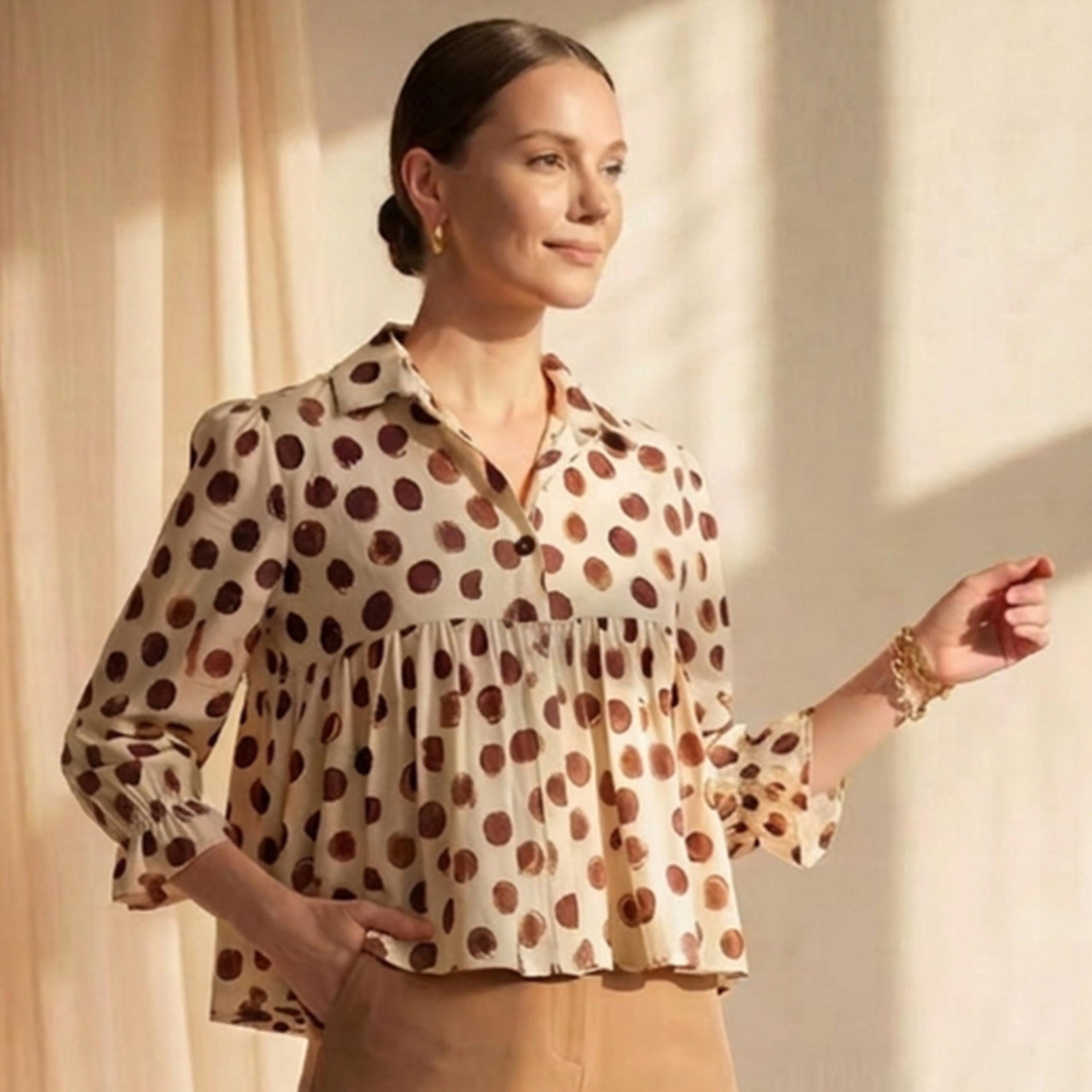 بلوزة بنمط نقاط البولكا وقصة كشكش باللون الكريمتي-women-clothing-shirtsandblouses-blouses-image-1