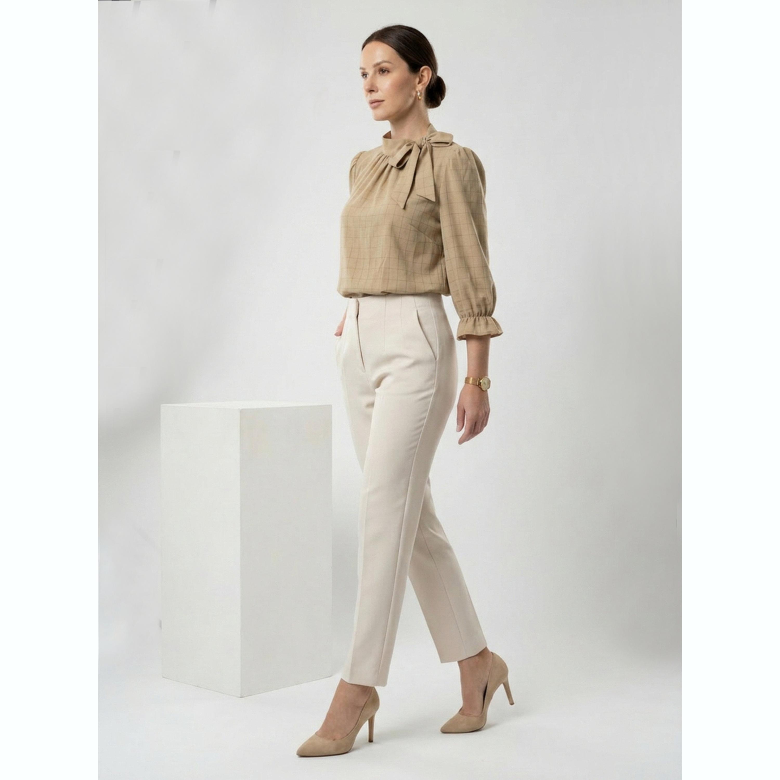 بلوزة برباط عنق ونمط مربعات باللون البيج-women-clothing-shirtsandblouses-blouses-image-4