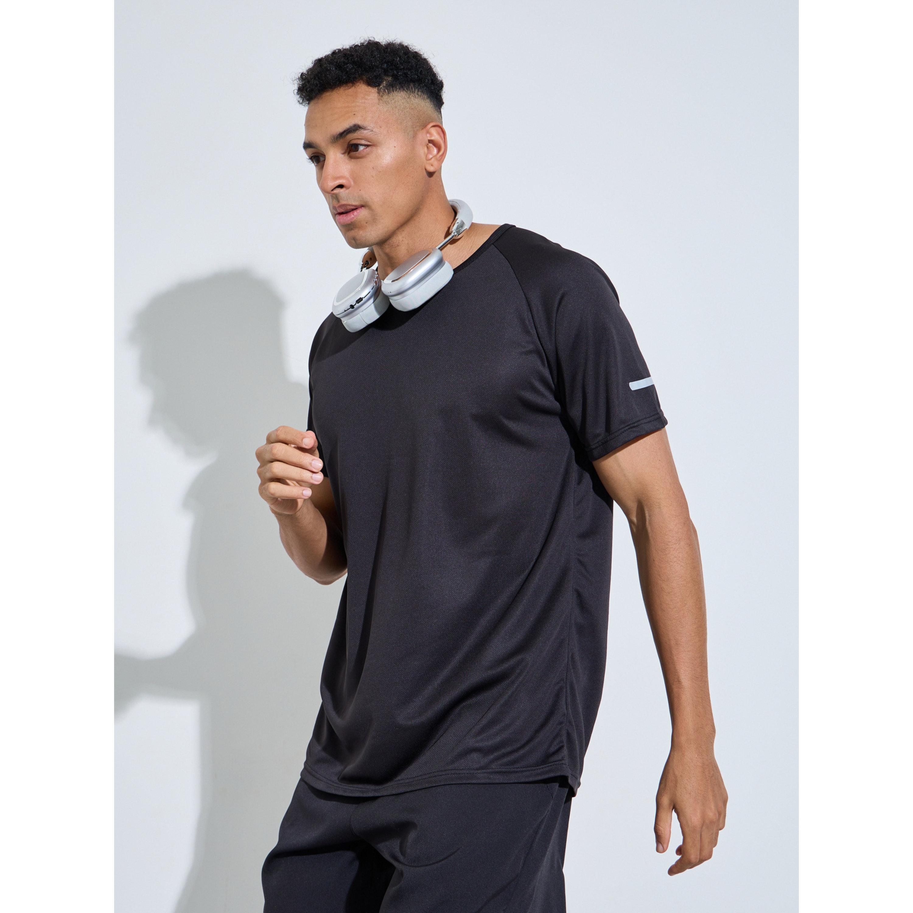 Styli Black Solid Raglan Sleeve Running T-Shirt-men-clothing-sportswearandactivewear-tshirtsandpolos-image-3