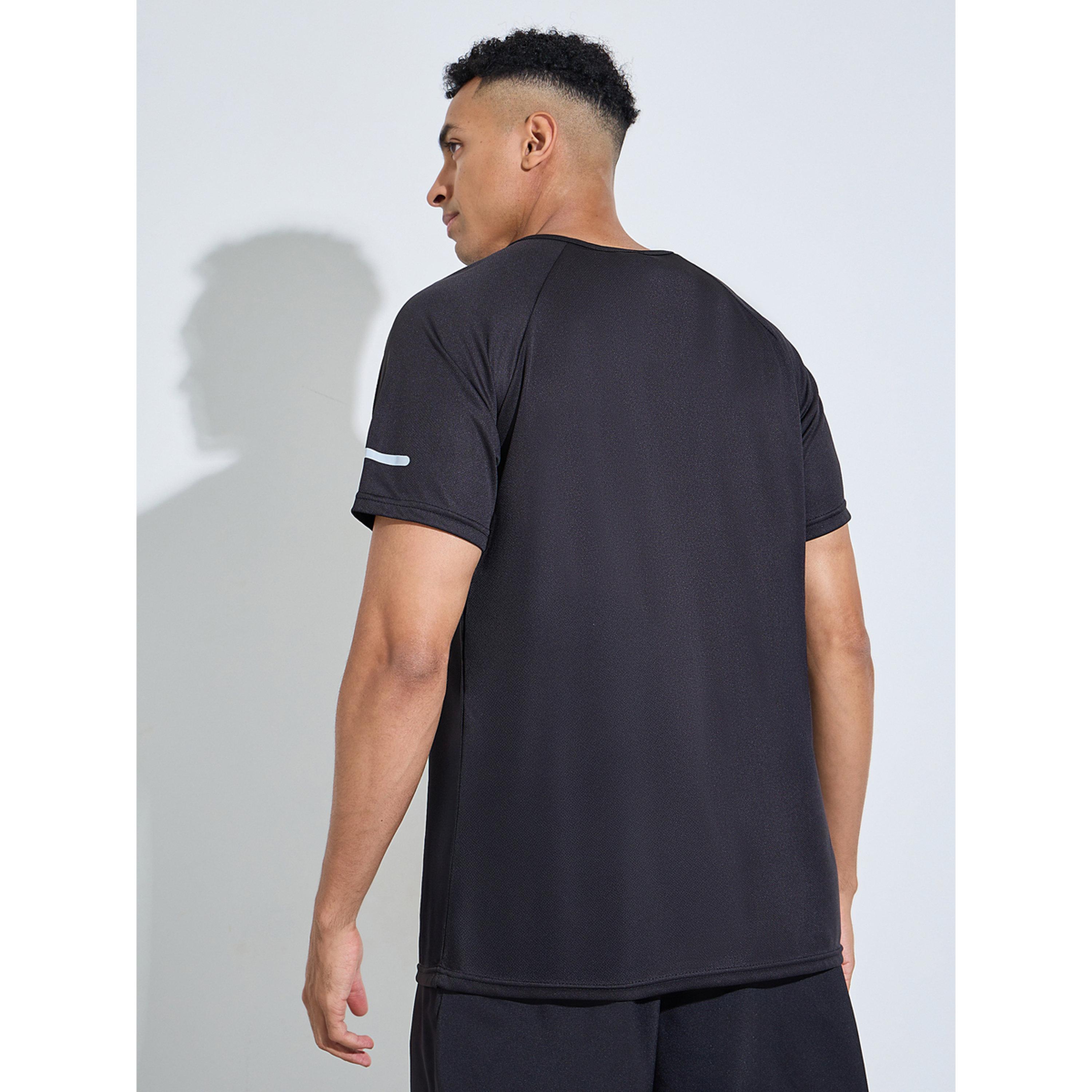 Styli Black Solid Raglan Sleeve Running T-Shirt-men-clothing-sportswearandactivewear-tshirtsandpolos-image-4