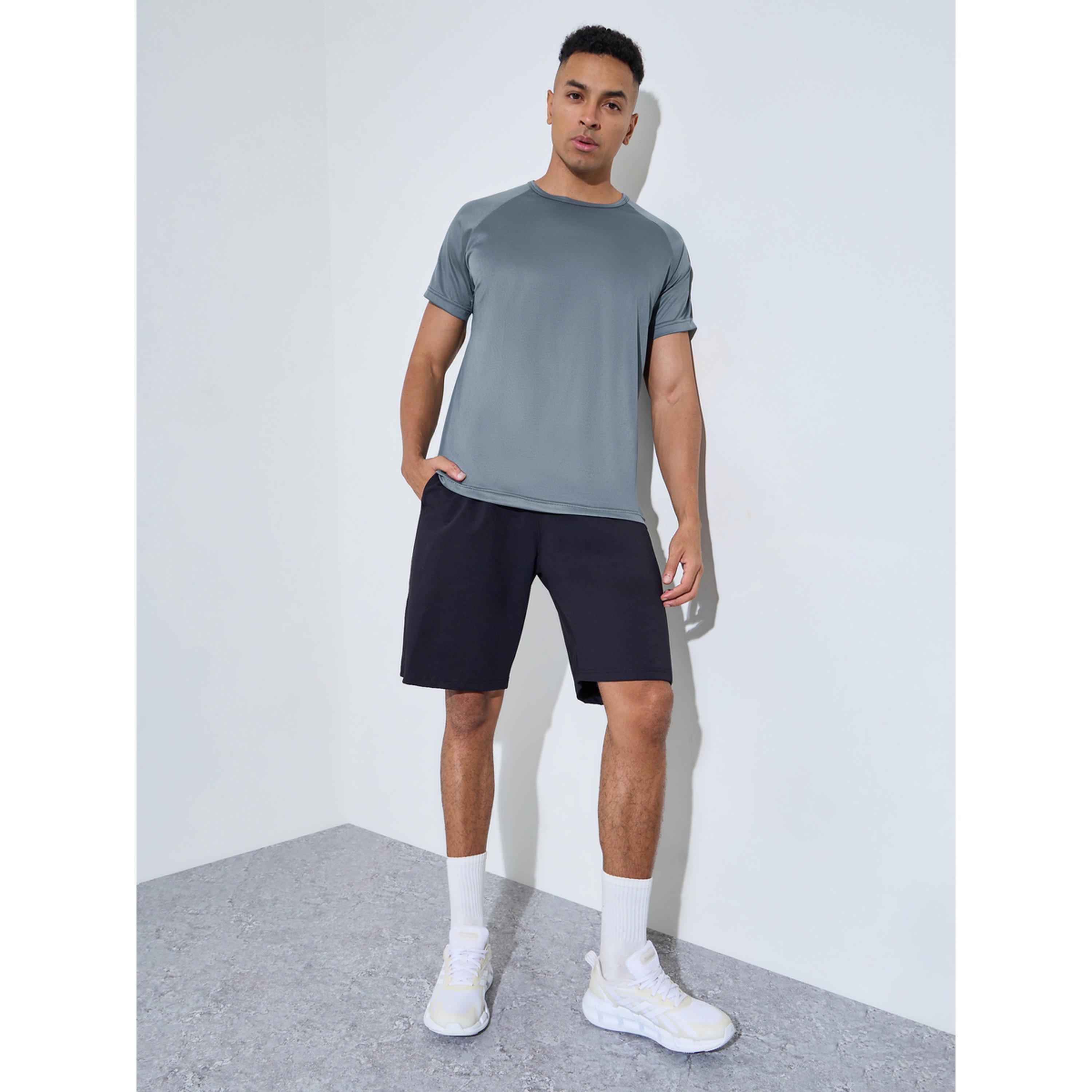 تيشيرت للجري بأكمام ريجلان سادة-men-clothing-sportswearandactivewear-tshirtsandpolos-image-2