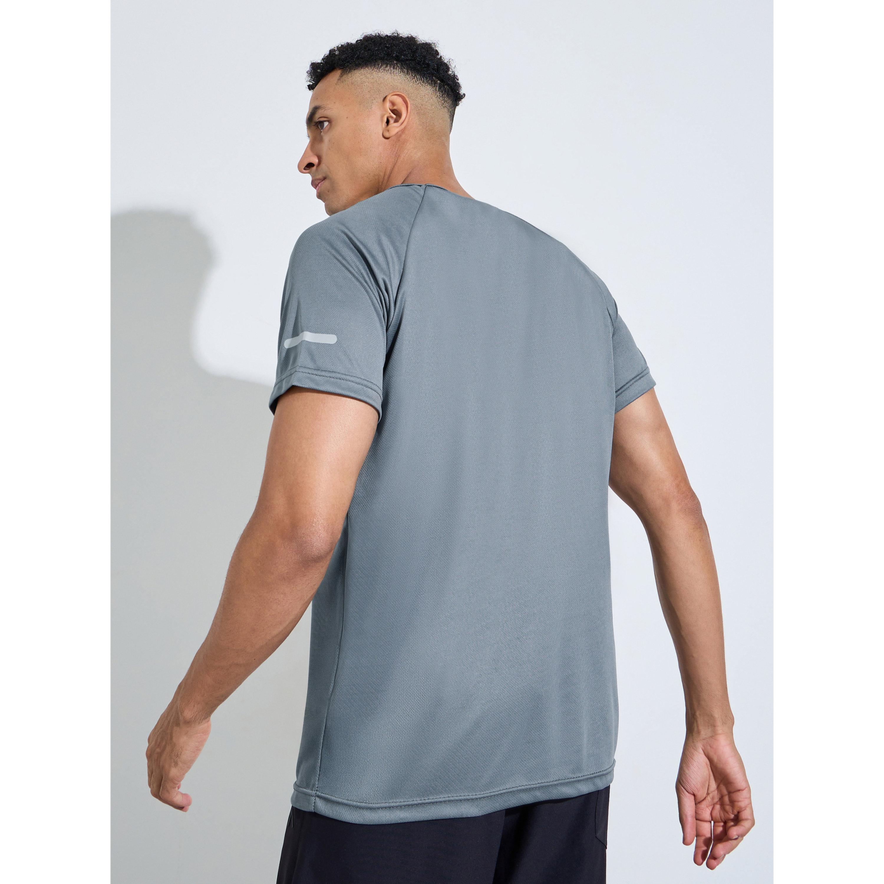 تيشيرت للجري بأكمام ريجلان سادة-men-clothing-sportswearandactivewear-tshirtsandpolos-image-3