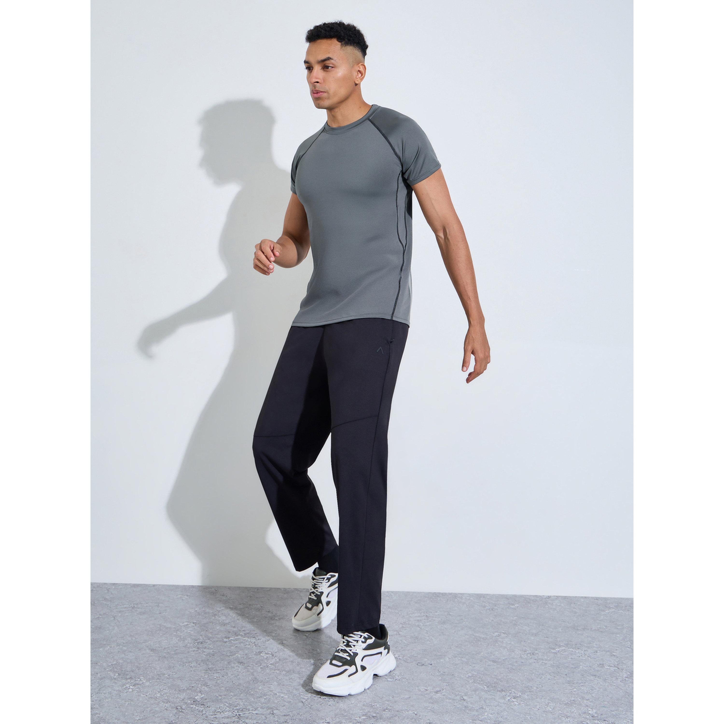 تيشيرت للجري بأكمام ريجلان وحياكة متباينة سادة-men-clothing-sportswearandactivewear-tshirtsandpolos-image-2