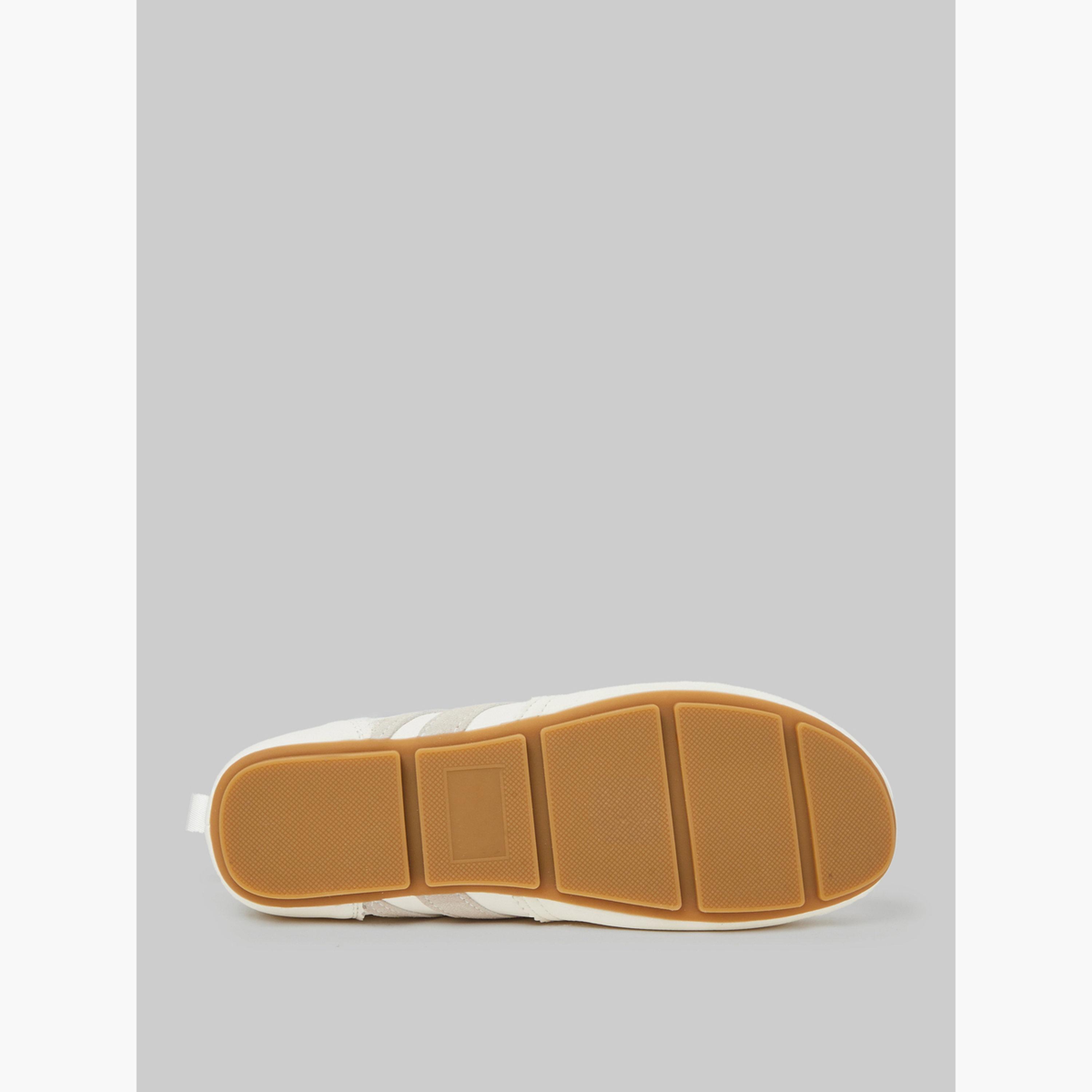 ستايلي - حذاء رياضي بلون كريمي متباين برباط-women-shoes-sneakers-image-6