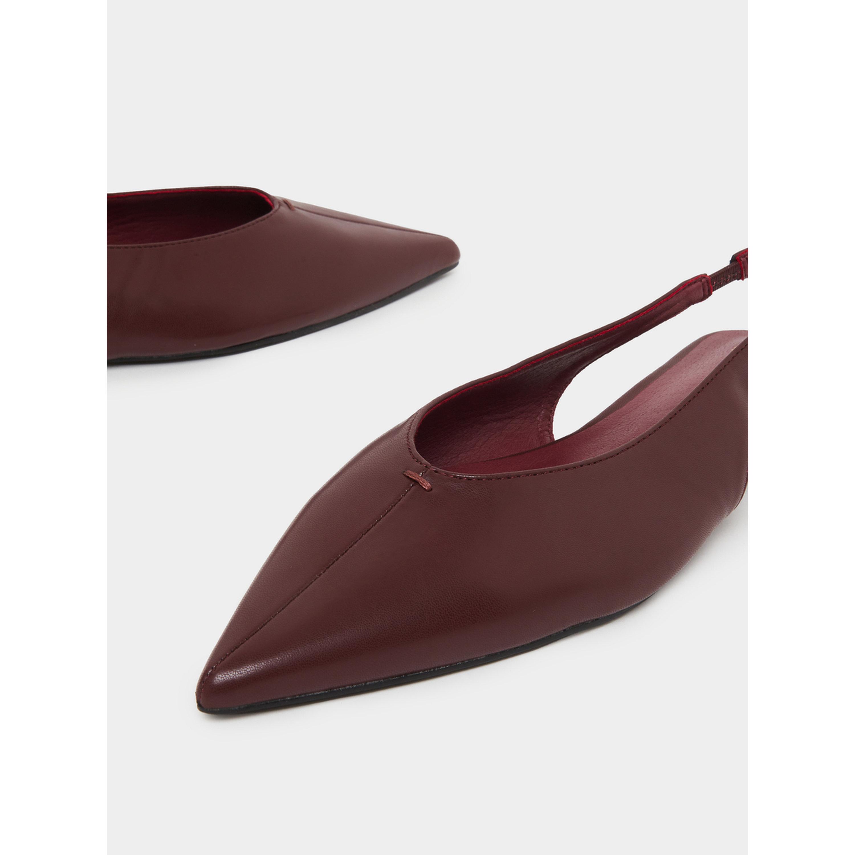 حذاء بحزام خلفي باللون البرغندي-women-shoes-sandals-flats-image-5