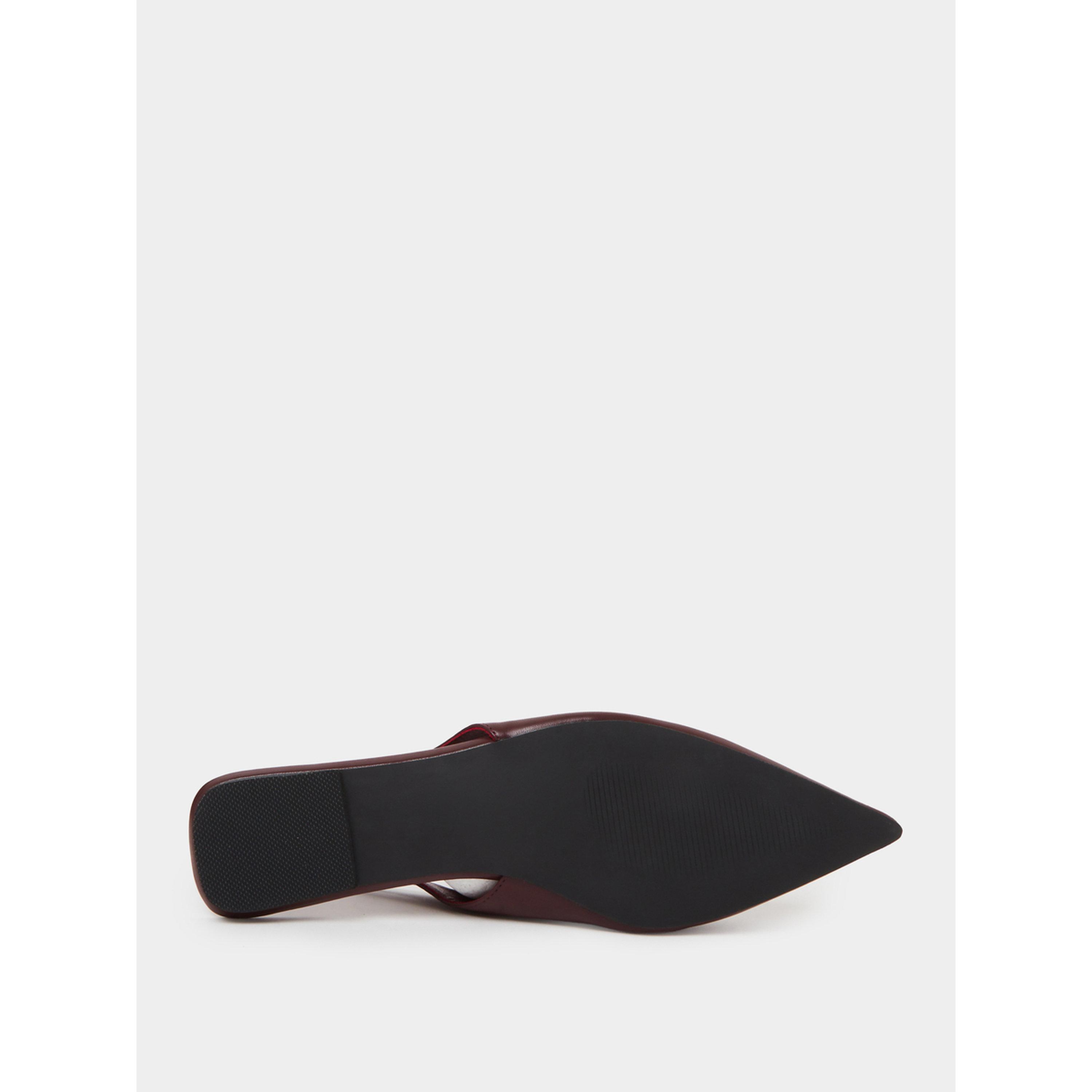 حذاء بحزام خلفي باللون البرغندي-women-shoes-sandals-flats-image-7