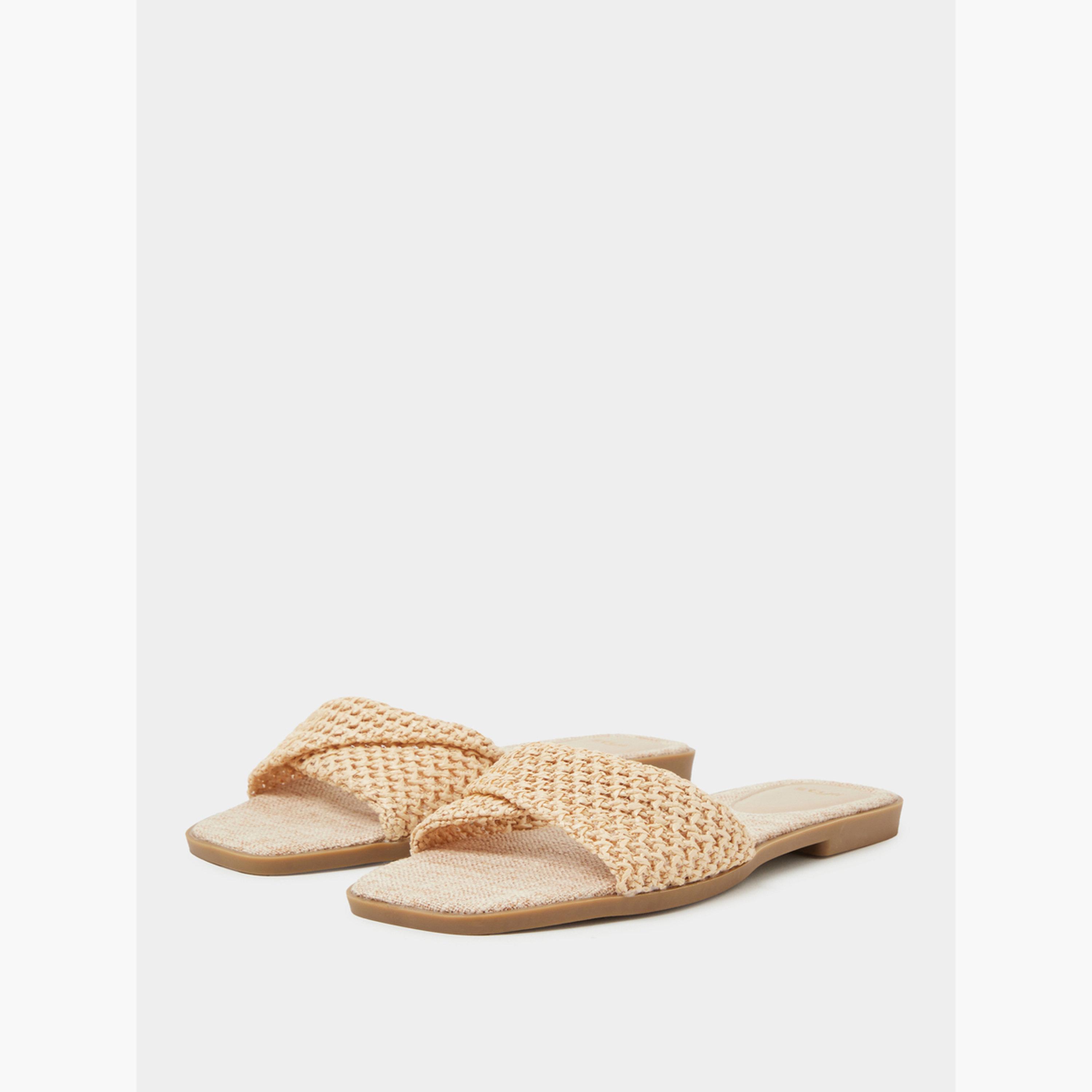 صندل فلات بتفاصيل منسوجة ومقدمة مفتوحة-women-shoes-sandals-flats-image-1