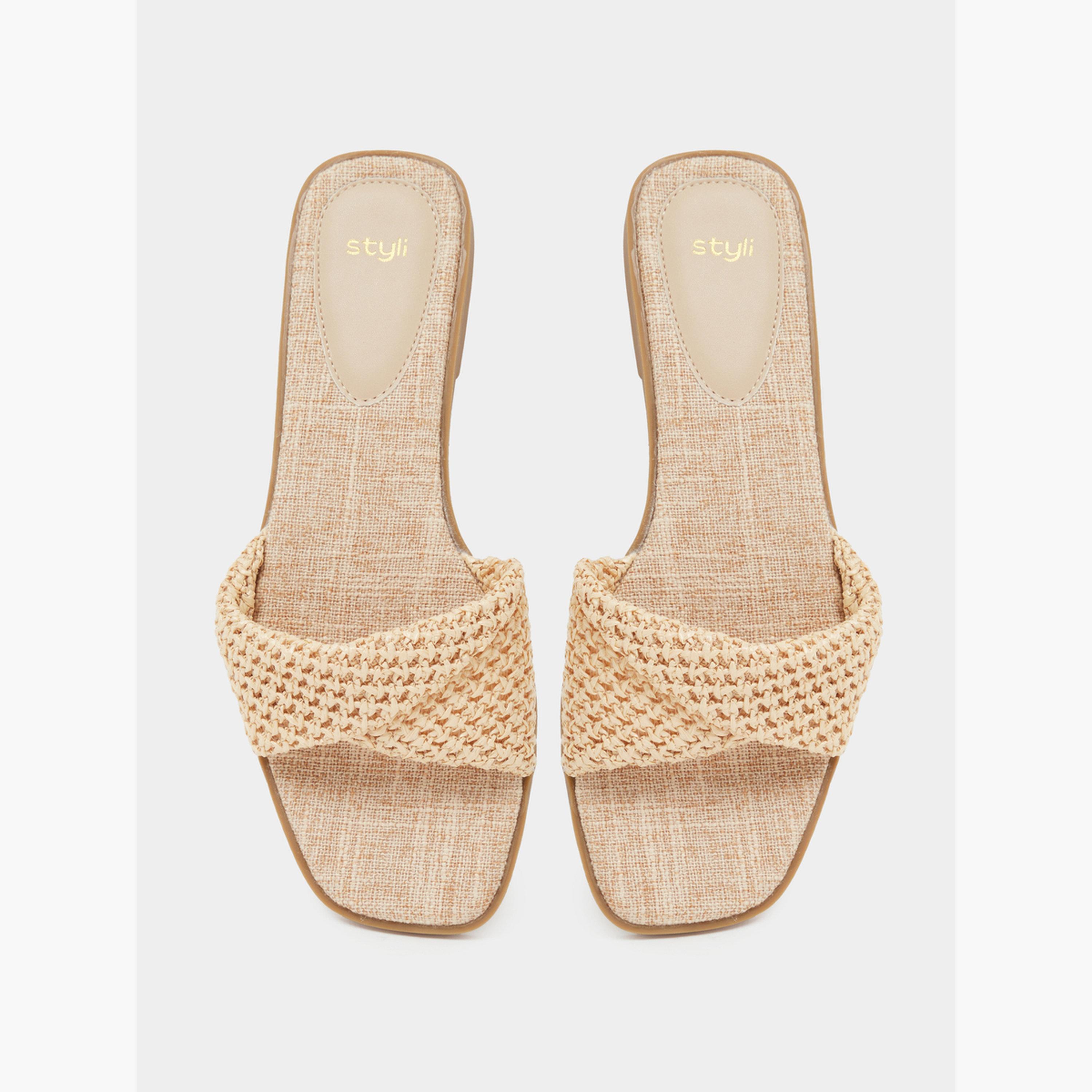 صندل فلات بتفاصيل منسوجة ومقدمة مفتوحة-women-shoes-sandals-flats-image-4