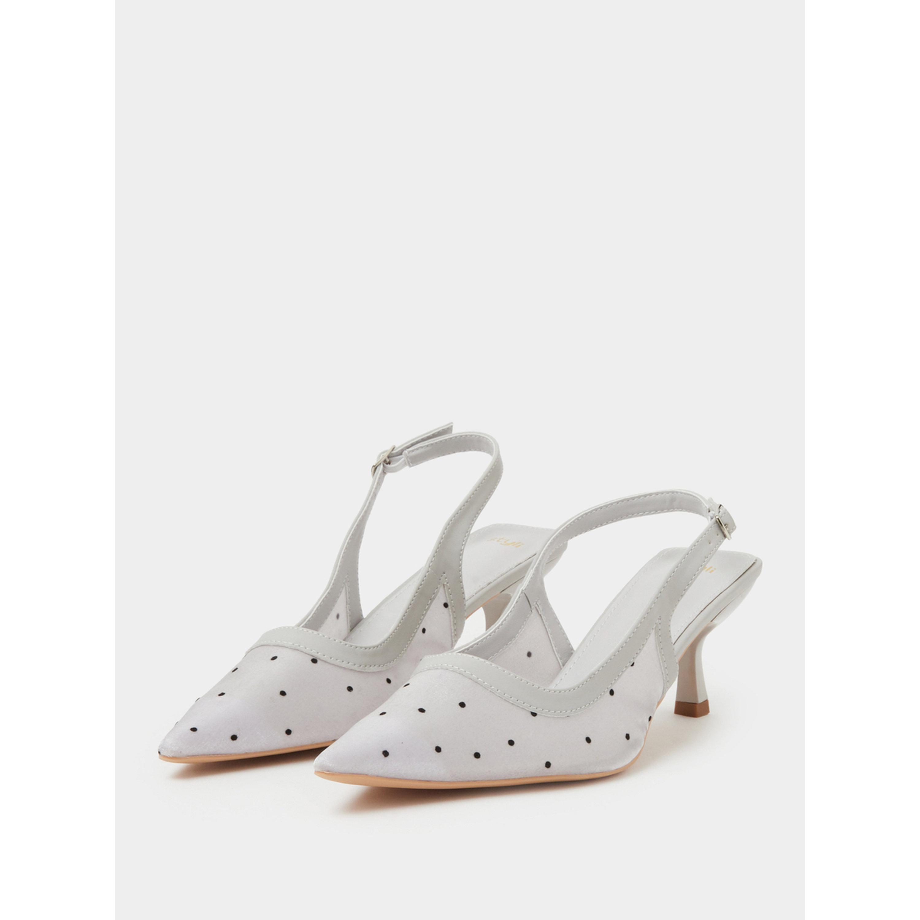 حذاء بكعب متوسط وحزام خلفي وطبعة منقطة باللون الرمادي-women-shoes-heels-image-1