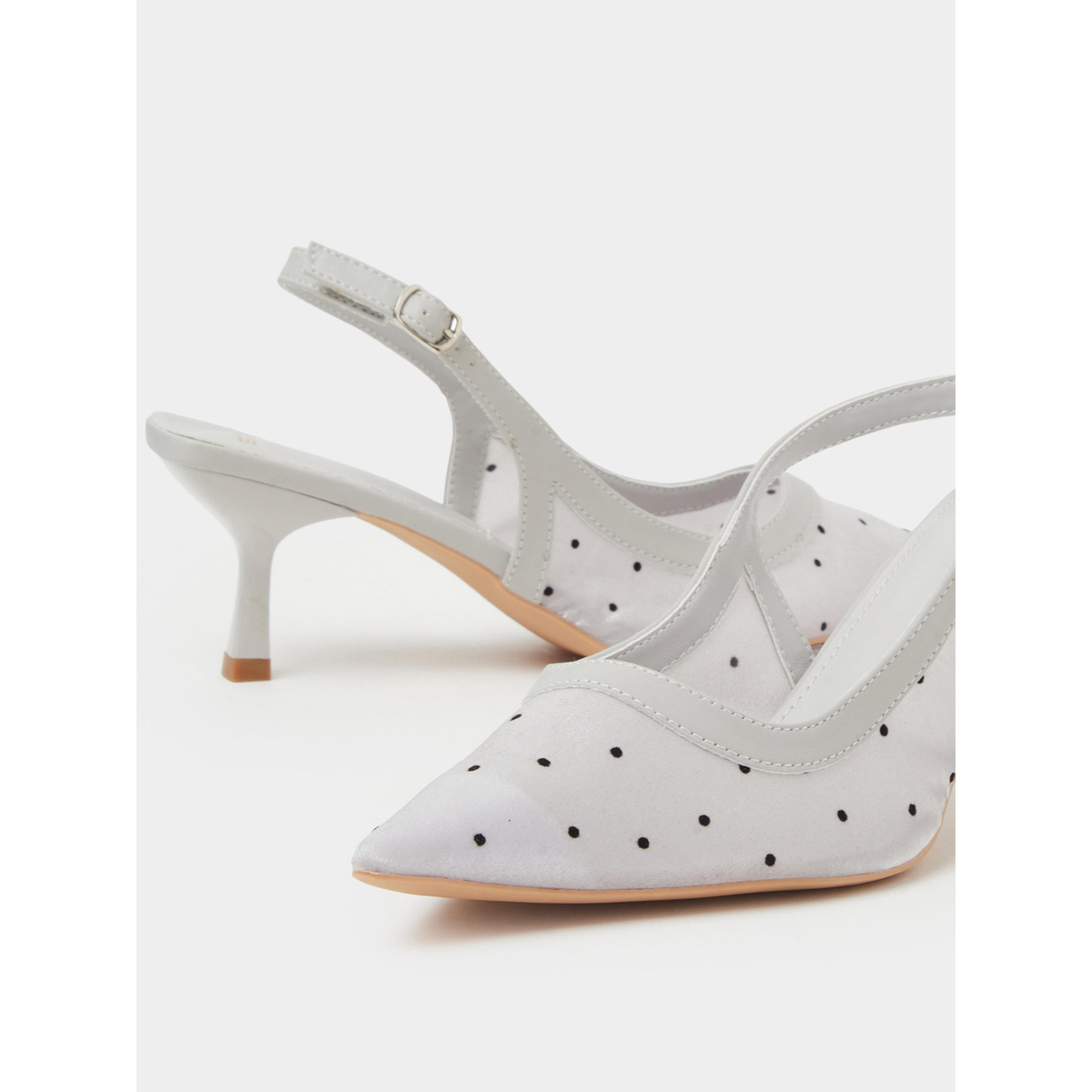 حذاء بكعب متوسط وحزام خلفي وطبعة منقطة باللون الرمادي-women-shoes-heels-image-5