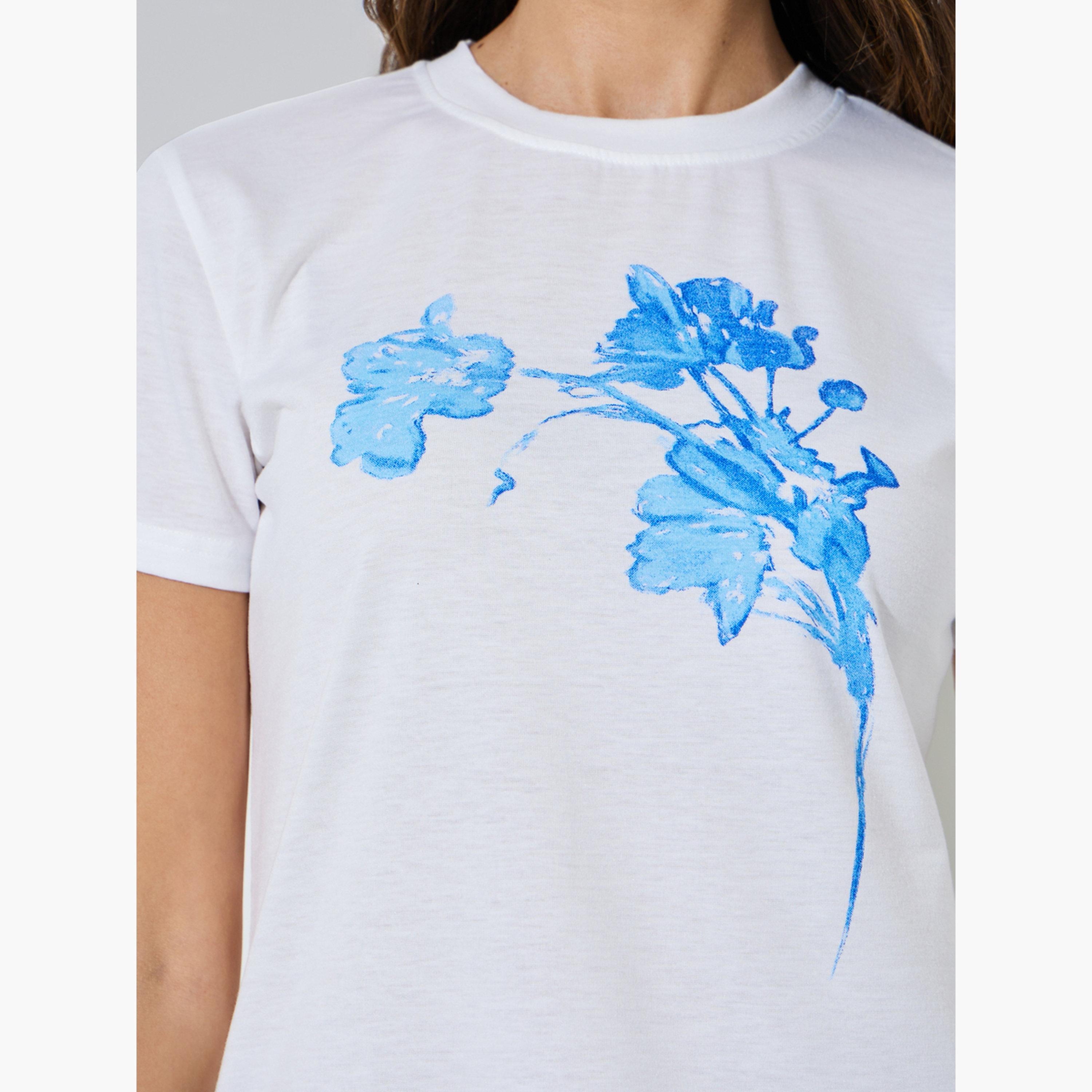 تيشيرت بقصة عادية وأكمام قصيرة بطبعة جرافيك-women-clothing-tshirts-image-5