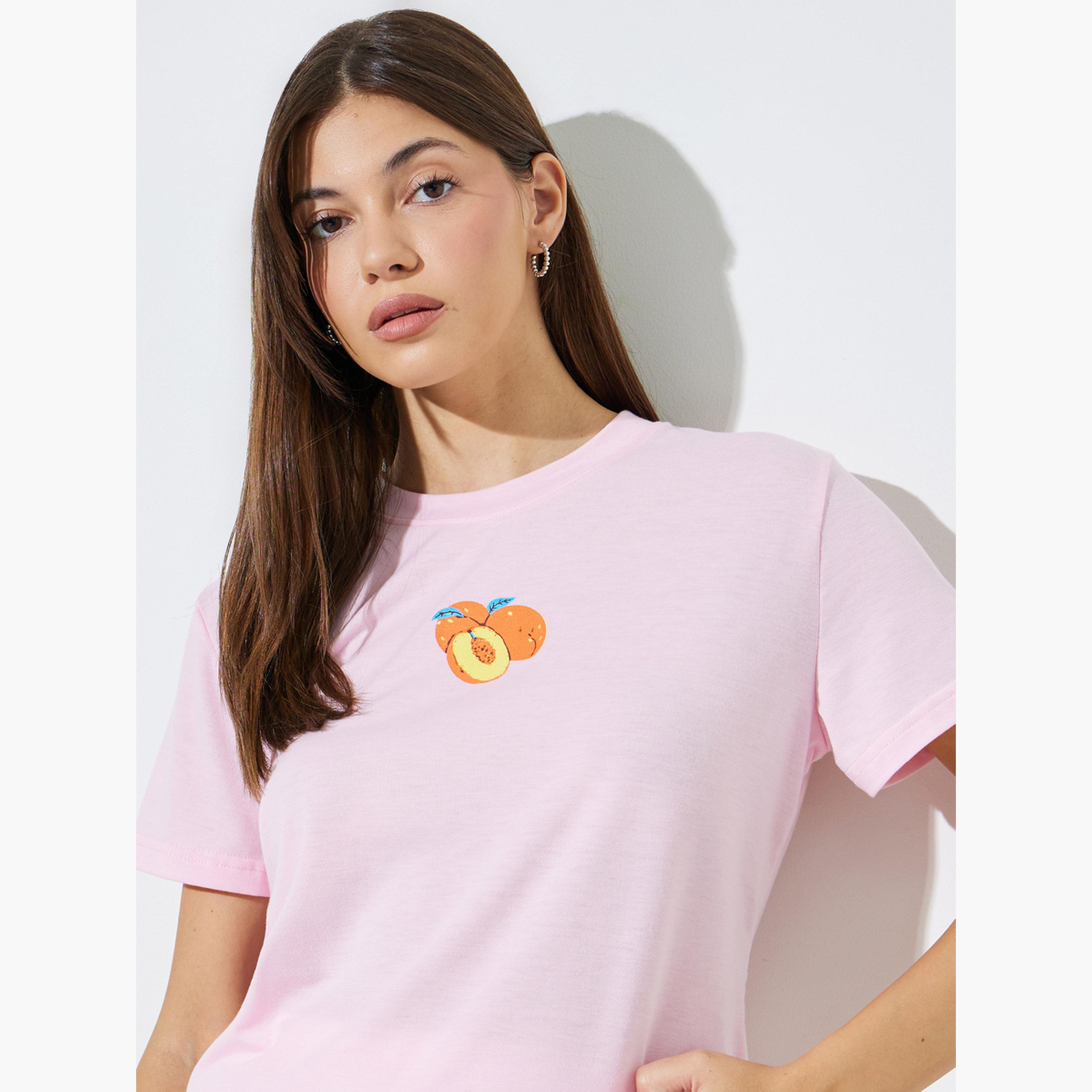 ستايلي - تيشيرت وردي برسومات فاكهة، بقصة عادية-women-clothing-tshirts-image-3