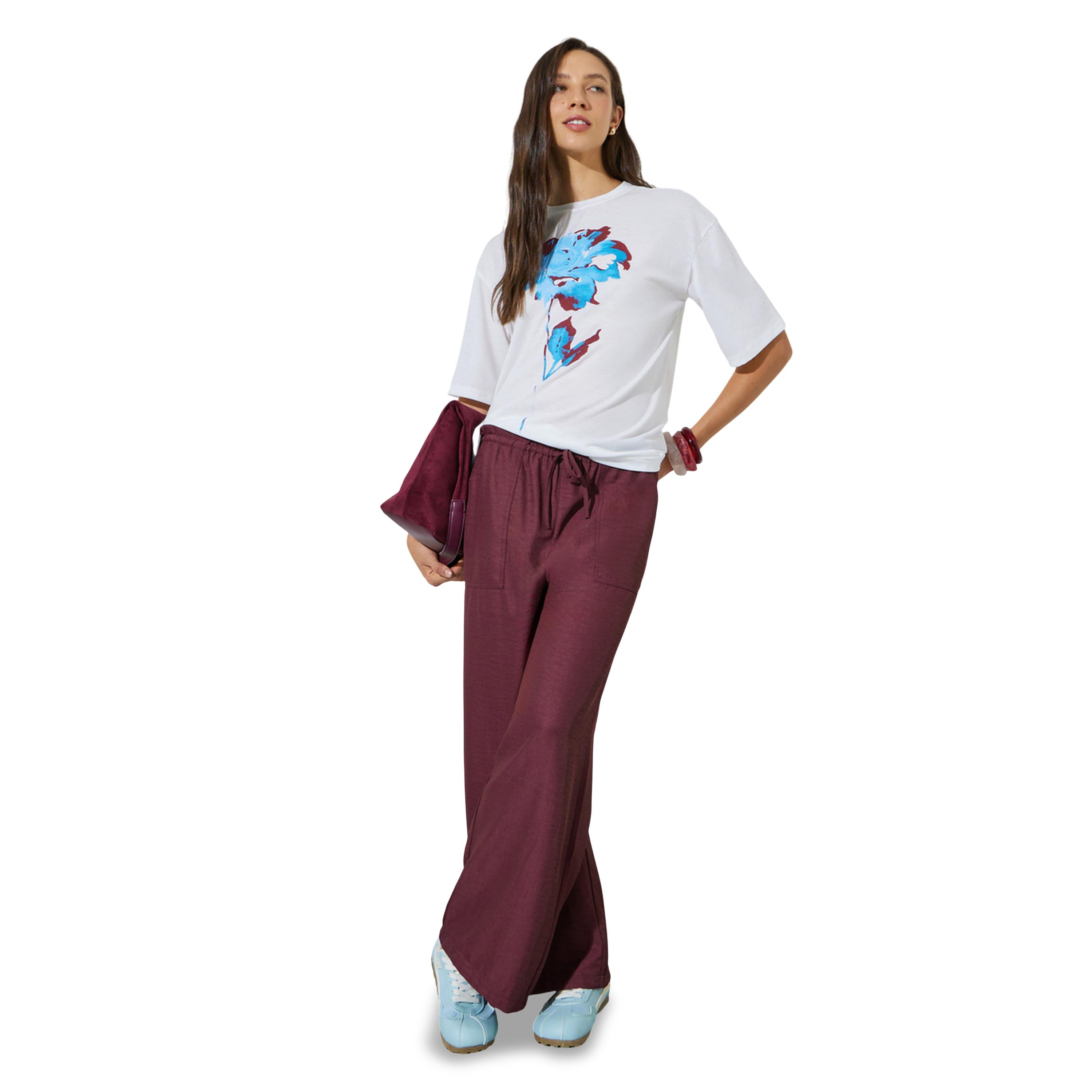 تيشيرت بقصة مريحة وطبعة جرافيك-women-clothing-tshirts-image-2