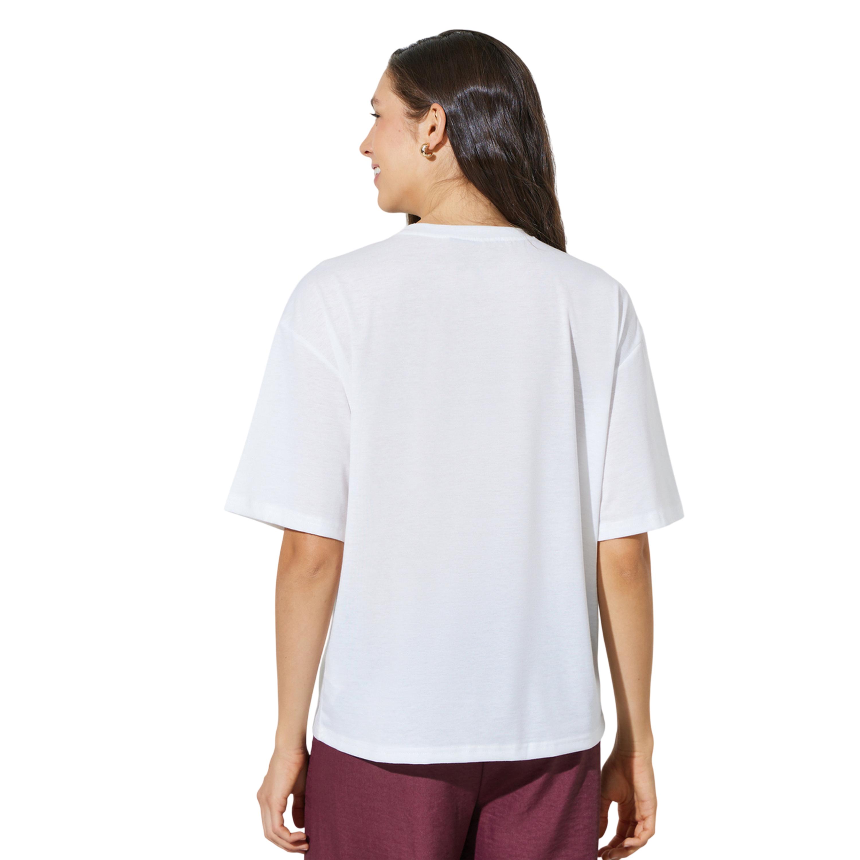تيشيرت بقصة مريحة وطبعة جرافيك-women-clothing-tshirts-image-4