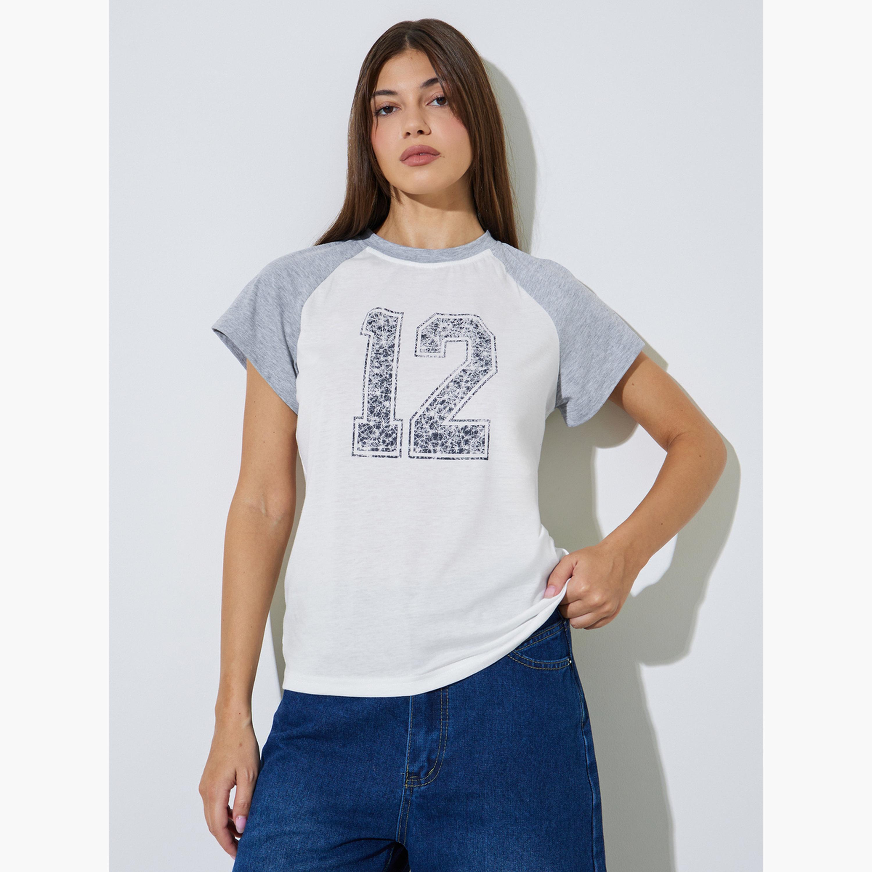 تيشيرت بقصة عادية وأكمام ريجلان-women-clothing-tshirts-image-1