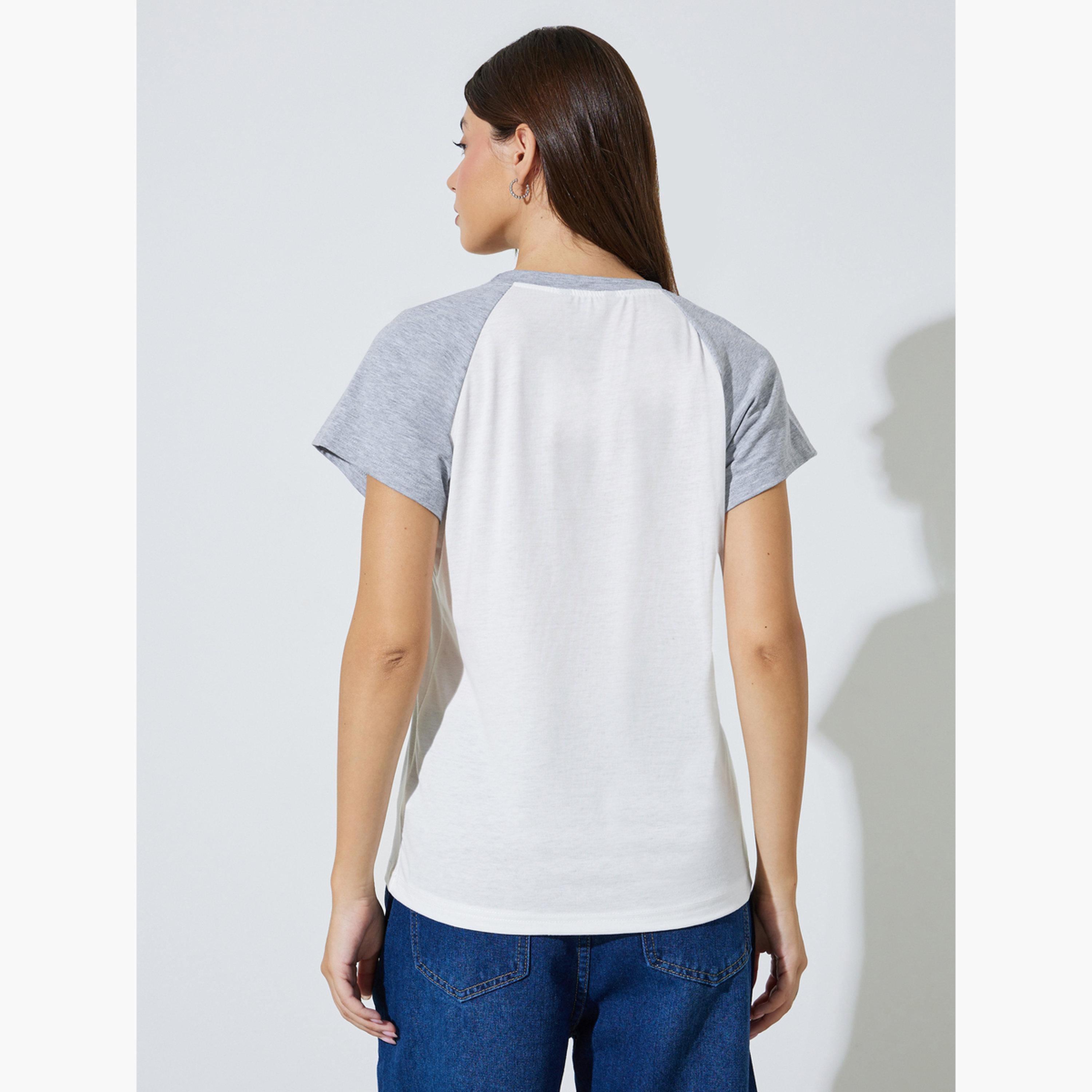 تيشيرت بقصة عادية وأكمام ريجلان-women-clothing-tshirts-image-4