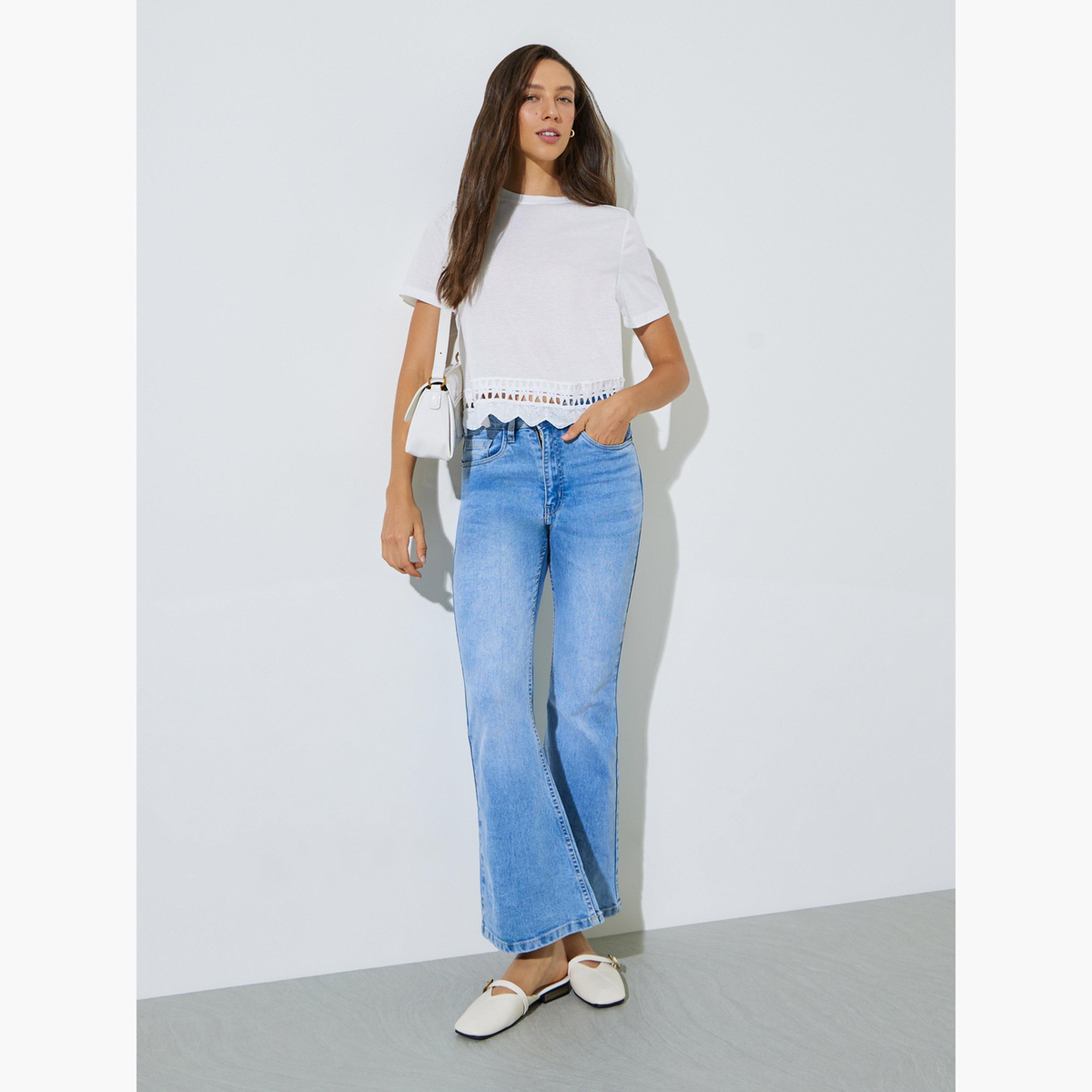 تيشيرت بقصة عادية وحافة دانتيل-women-clothing-tshirts-image-2