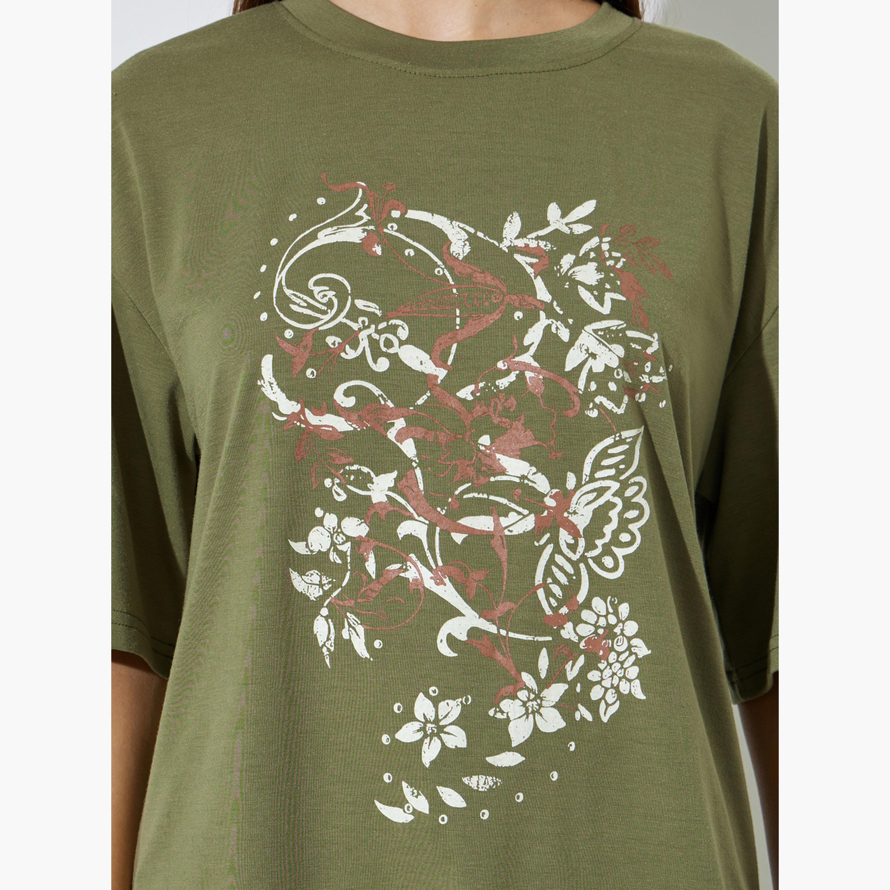 ستايلي - تيشيرت كبير الحجم مطبوع عليه رسومات زيتونية-women-clothing-tshirts-image-5