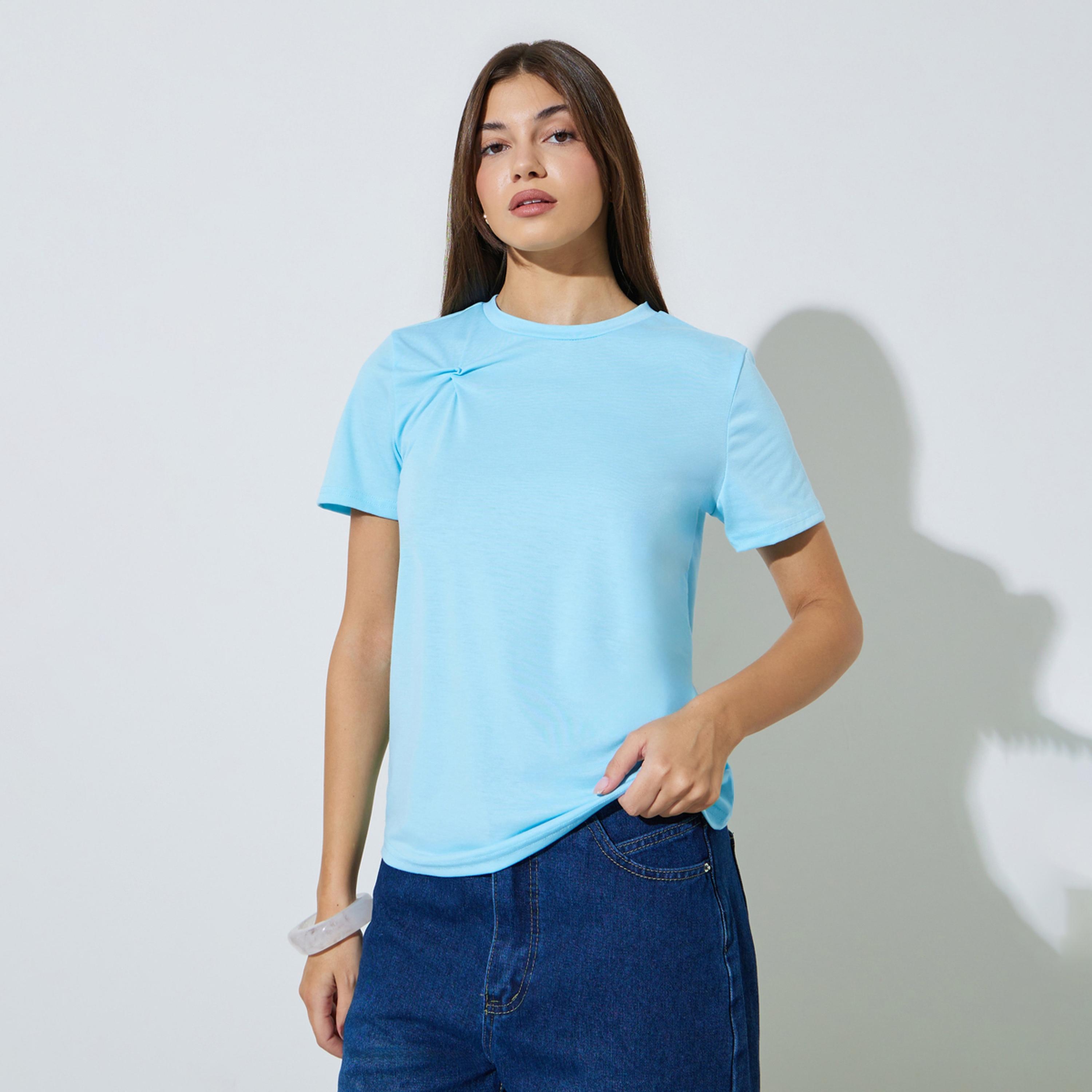 تيشيرت بقصة عادية وتفاصيل عقدة ملفوفة-women-clothing-tshirts-image-1