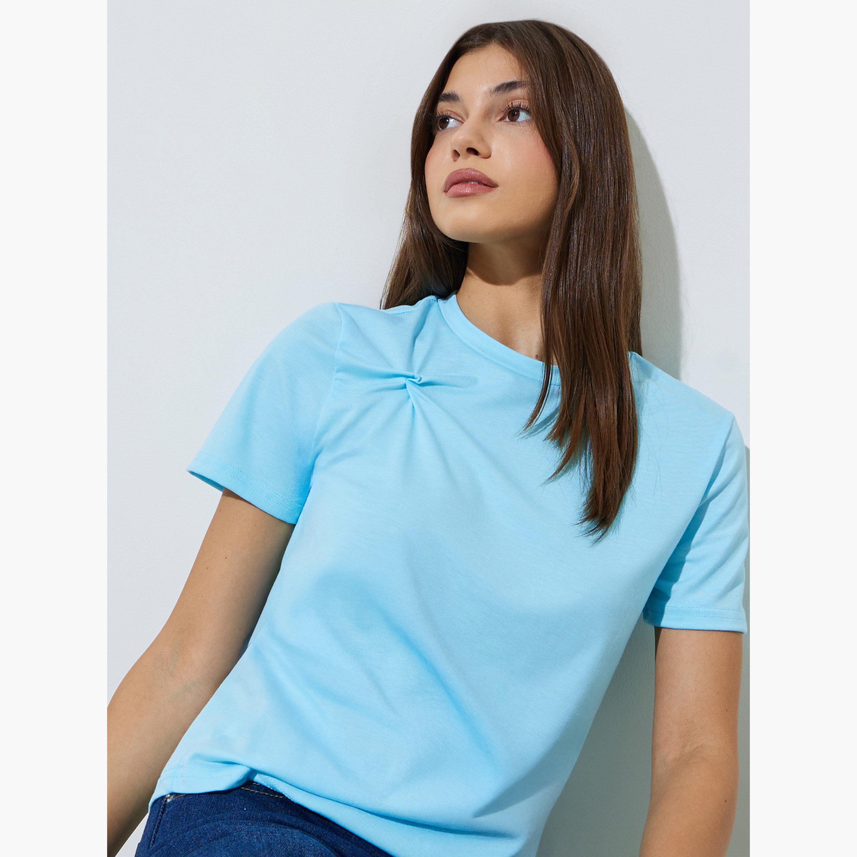 تيشيرت بقصة عادية وتفاصيل عقدة ملفوفة-women-clothing-tshirts-image-3