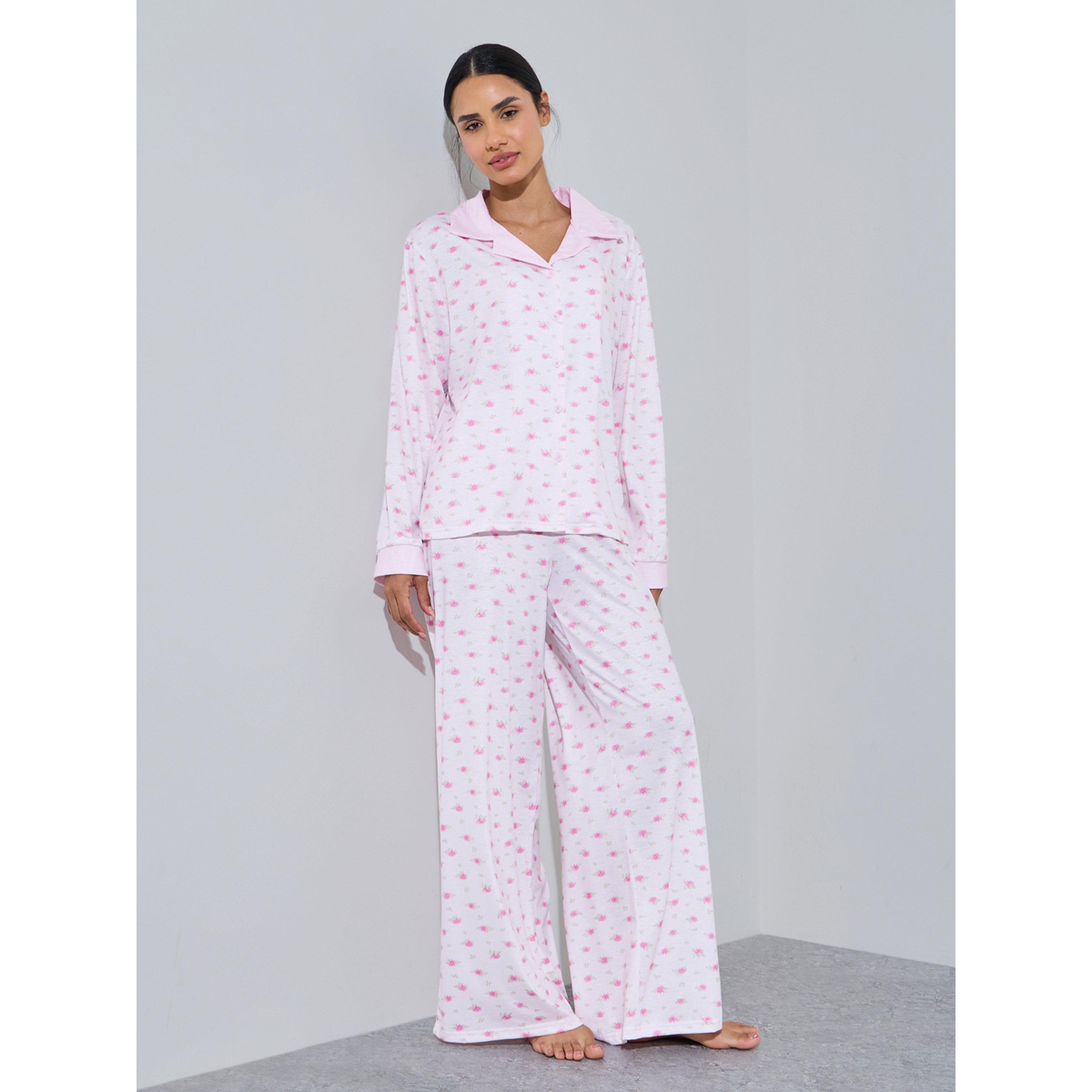 طقم بيجاما من بنطال بأرجل واسعة وبلوزة بطبعة زهور-women-clothing-nightwear-pyjamas-longsets-image-1