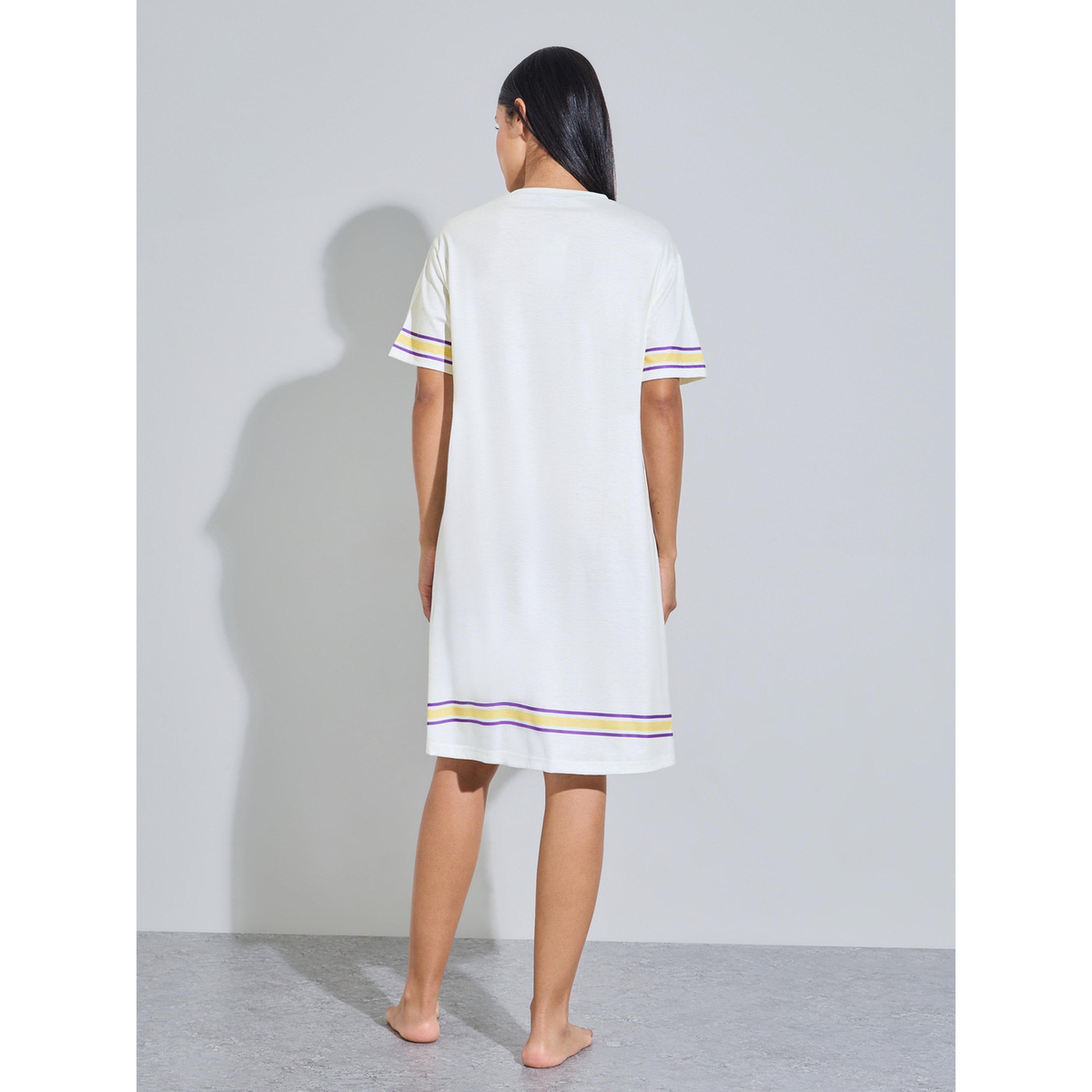 قميص نوم تيشيرت بأكمام قصيرة وطبعة جرافيك باللون الكريمي-women-clothing-nightwear-nighties-image-3