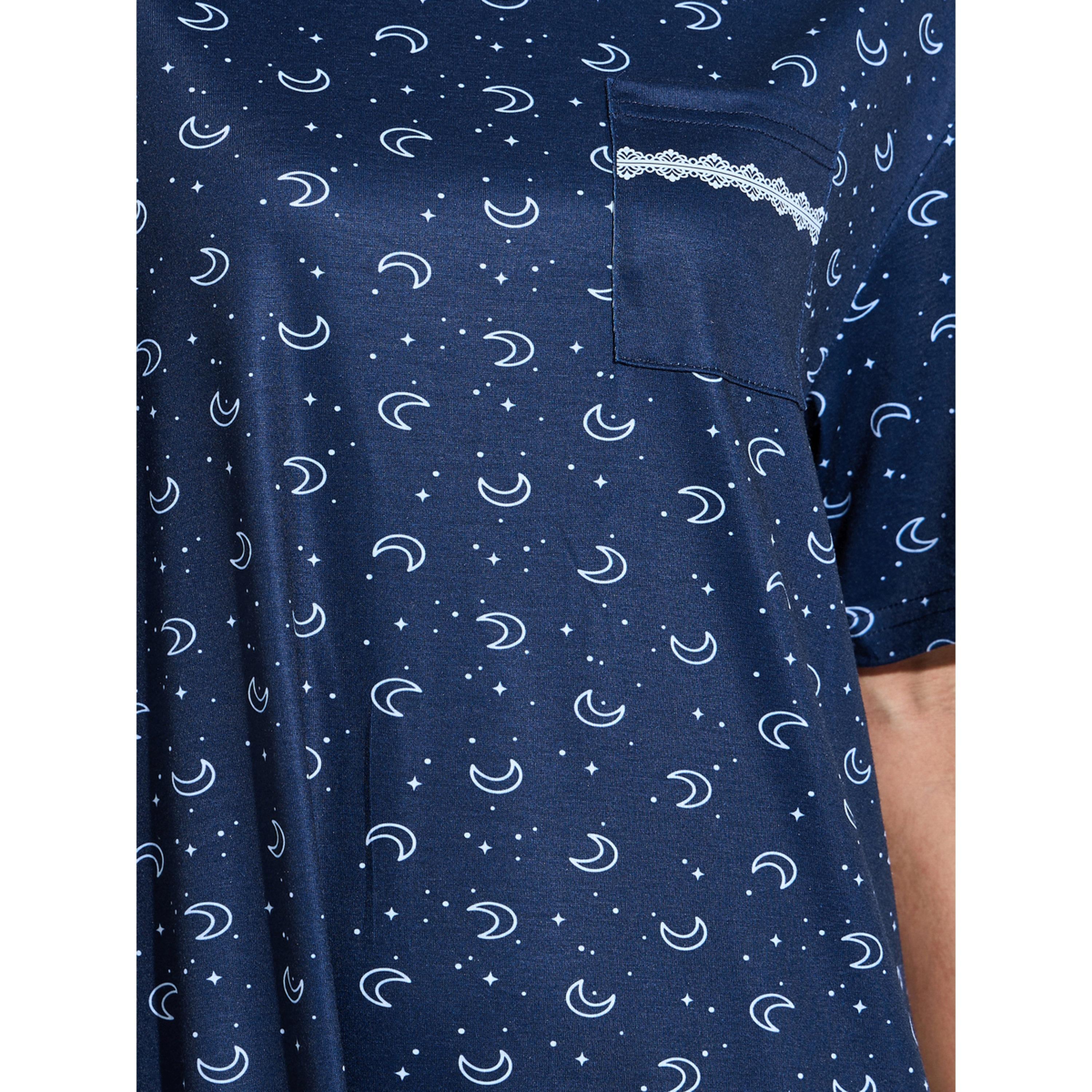 قميص نوم تيشيرت بطبعة قمر ونجوم بتفاصيل جيب-women-clothing-nightwear-nighties-image-4