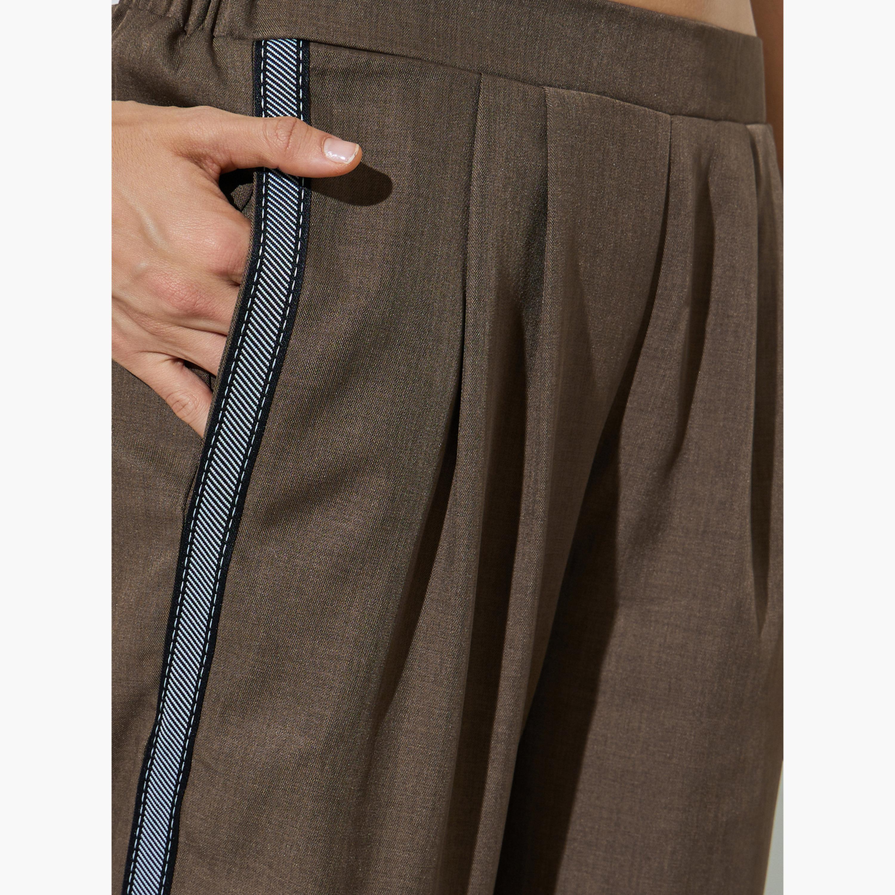 بنطال بأرجل واسعة بلون سادة وتفاصيل دانتيل جانبية لون بني-women-clothing-bottoms-joggers-image-3