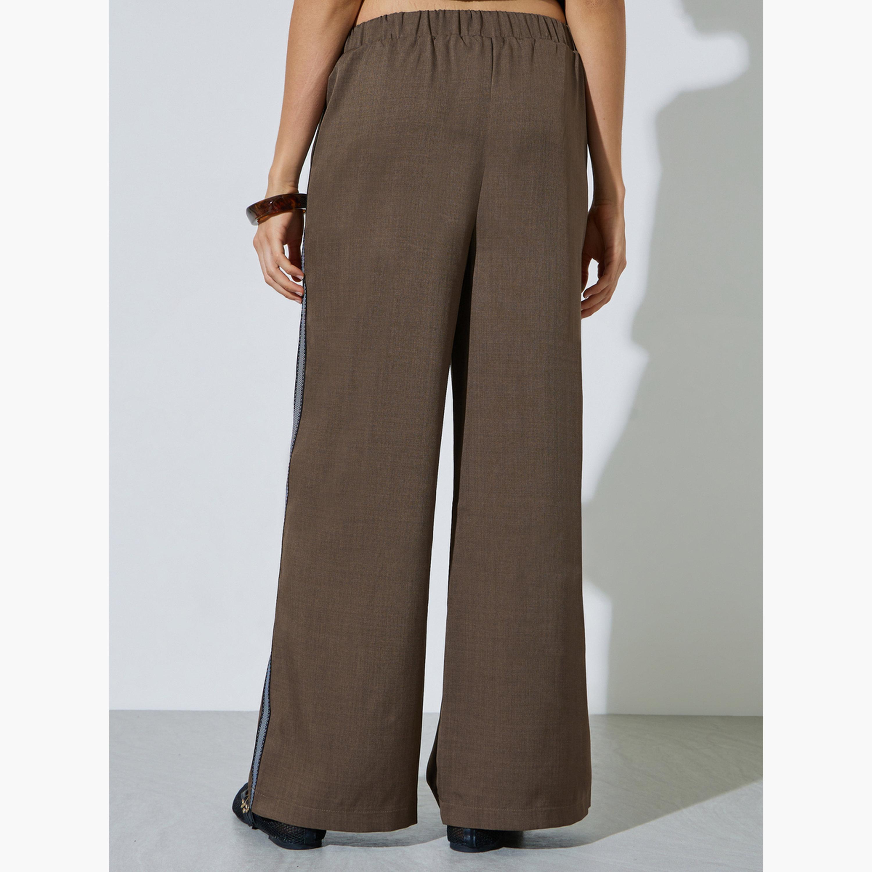 بنطال بأرجل واسعة بلون سادة وتفاصيل دانتيل جانبية لون بني-women-clothing-bottoms-joggers-image-4